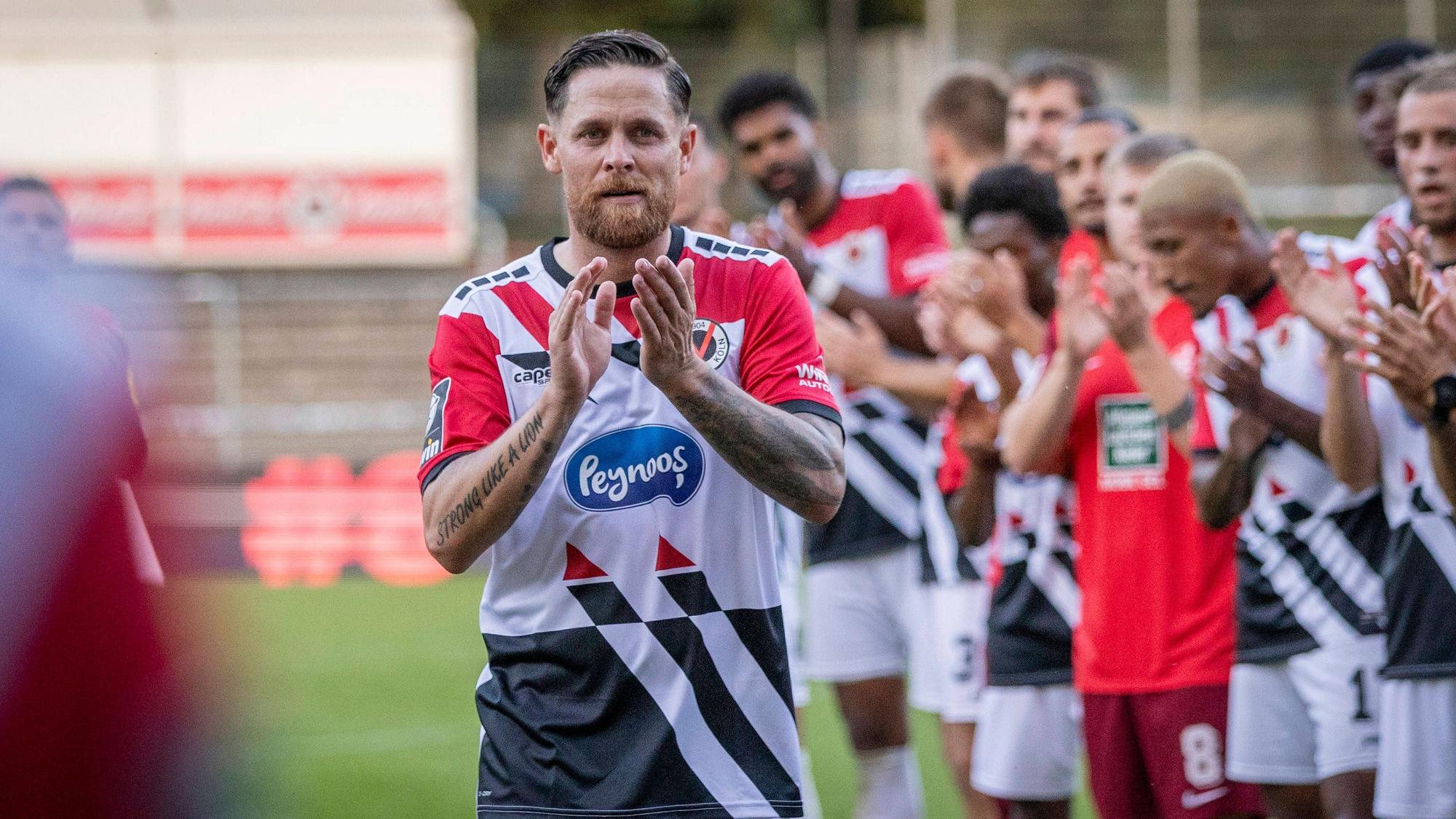 Wunderlich-Abschiedsspiel, Viktoria Koeln - 1. FC Kaiserslautern Verabschiedung von Mike Wunderlich FC Viktoria Koeln / 1. FC Kaiserslautern Wunderlich-Abschiedsspiel, Viktoria Koeln - 1. FC Kaiserslautern am 08.09.2023 im Sportpark Hoehenberg in Koeln. DFL REGULATIONS PROHIBIT ANY USE OF PHOTOGRAPHS AS IMAGE SEQUENCES AND/OR QUASI-VIDEO. *** Wunderlich farewell match, Viktoria Koeln 1 FC Kaiserslautern farewell Mike Wunderlich FC Viktoria Koeln 1 FC Kaiserslautern Wunderlich farewell match, Viktoria Koeln 1 FC Kaiserslautern on 08 09 2023 at Sportpark Hoehenberg in Koeln DFL REGULATIONS PROHIBIT ANY USE OF PHOTOGRAPHS AS IMAGE SEQUENCES AND OR QUASI VIDEO Copyright: xBEAUTIFULxSPORTS/LeahxKohringx