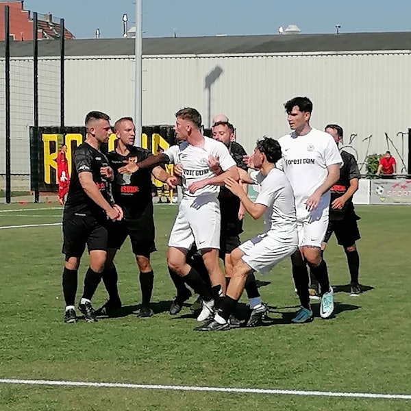 Im Duell zwischen Roland West und dem ESV Olympia ging es temerametvoll zu.