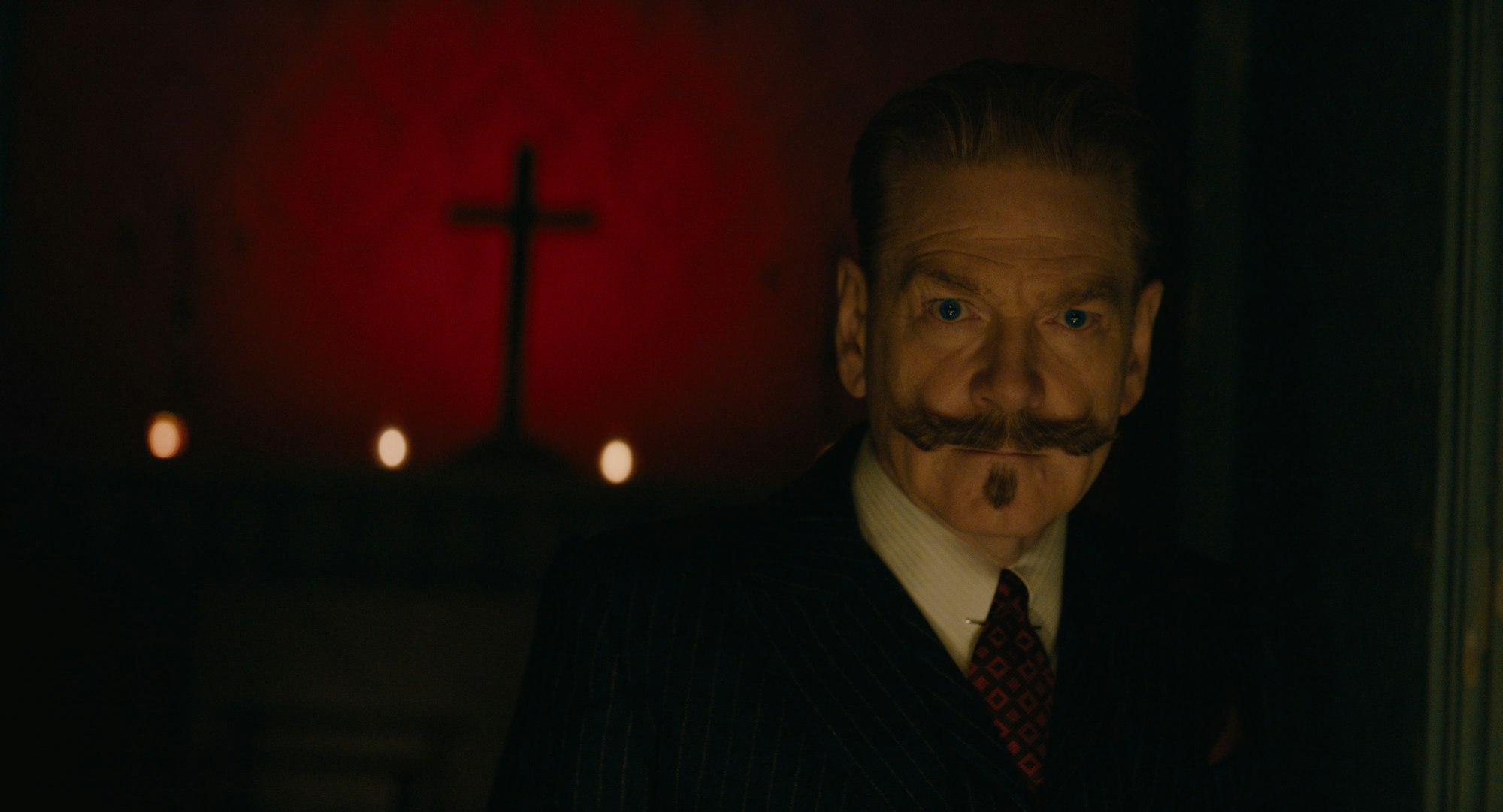 Kenneth Brannagh als Hercule Poirot.