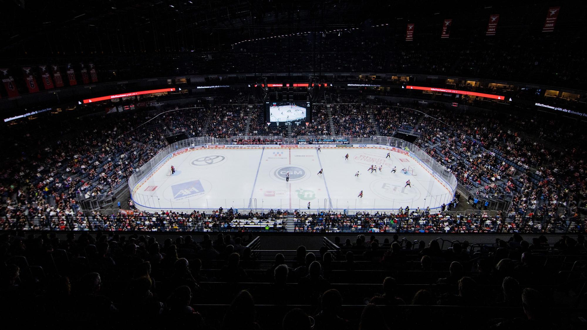 Eishockey-Tempel: Die heutige Lanxess Arena ist seit 1998 Heimat der Kölner Haie.