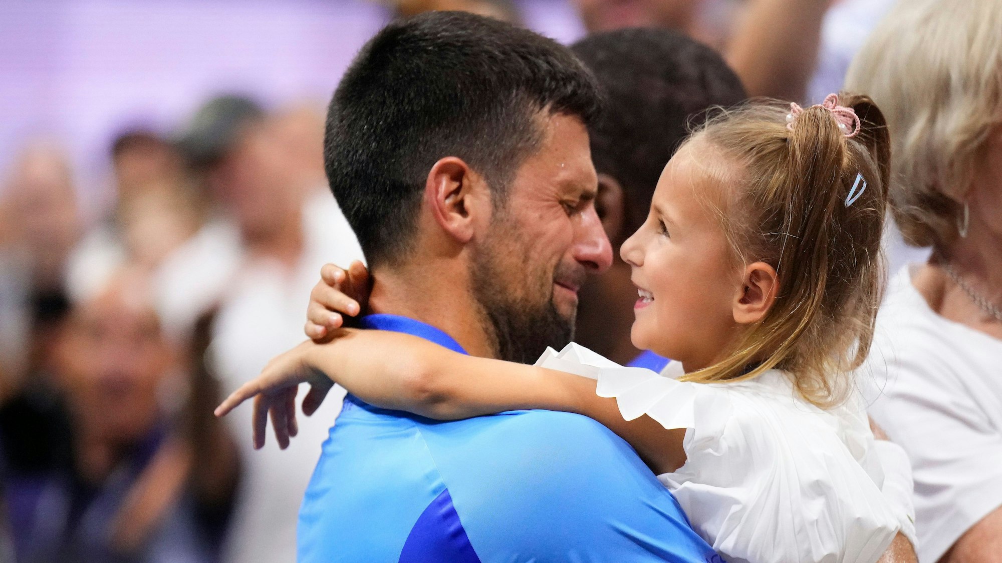 Novak Djokovic weinte vor Freude, als er seine Tochter in den Arm nahm.