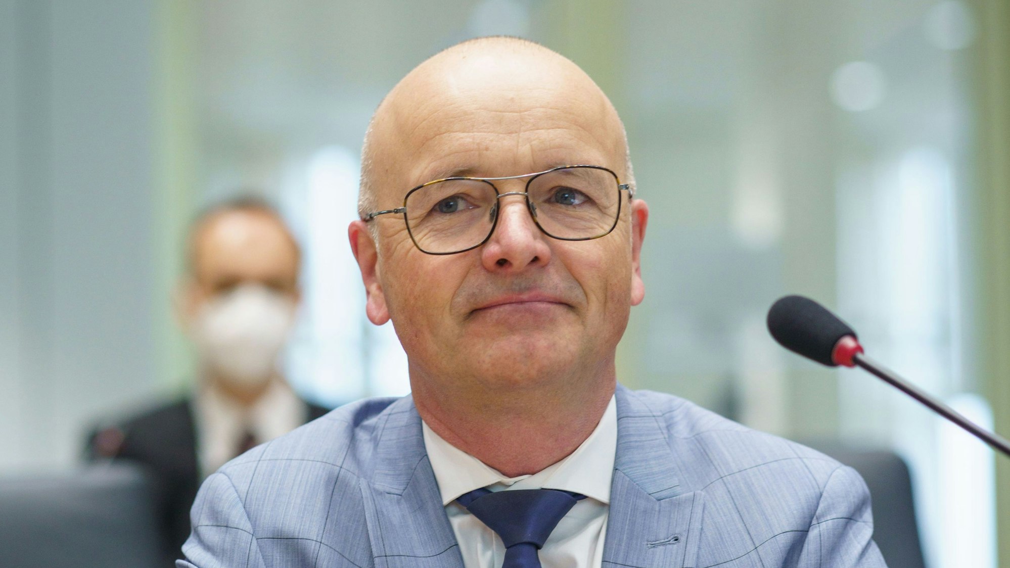 Karsten Schwanke saß 2022 als Sachverständiger im rheinland-pfälzischen Landtag bei der Sitzung des Untersuchungsausschuss zur Flutkatastrophe im Ahrtal.