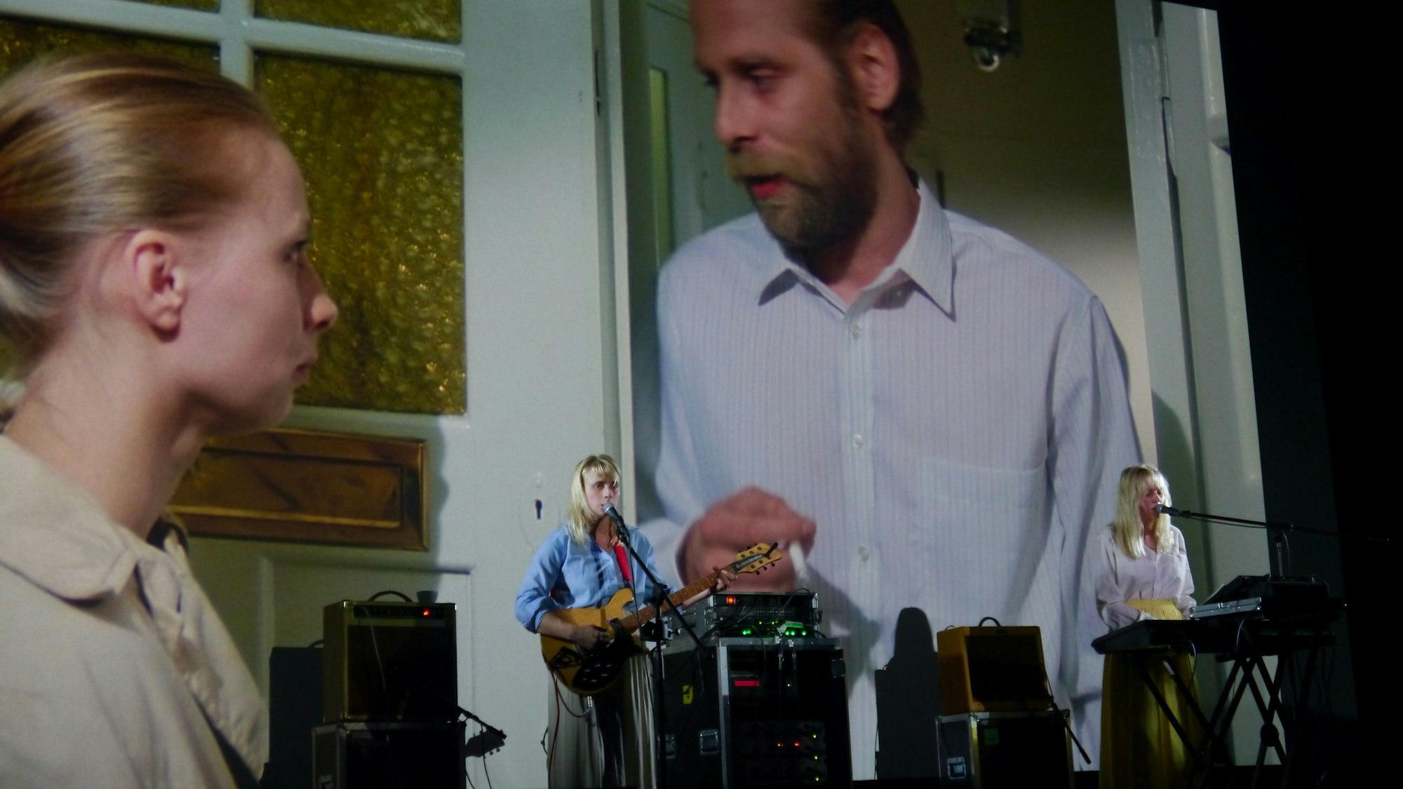 Filmpremiere Fallende Blätter im Odeon-Kino