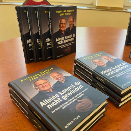 „Alleine kannst du nicht gewinnen“ von Wolfgang Overath