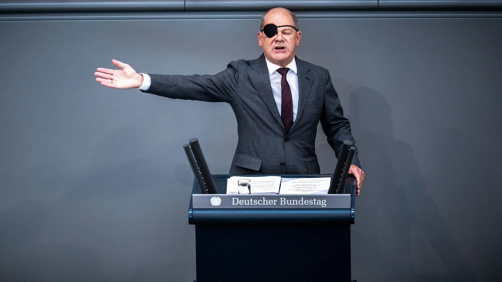 06.09.2023, Berlin: Bundeskanzler Olaf Scholz (SPD), nimmt an der Generaldebatte des Bundestags teil. Die Generalaussprache nimmt bei der Haushaltsdebatte des Bundestags die aktuellen Themen der Politik der Bundesregierung auf.
Bundeskanzler Olaf Scholz forderte in seiner Rede im Bundestag: Der Staat soll vieles schneller erledigen. (zu dpa: «Deutschland soll schneller werden») Foto: Michael Kappeler/dpa - Honorarfrei nur für Bezieher des Dienstes dpa-Nachrichten für Kinder +++ dpa-Nachrichten für Kinder +++