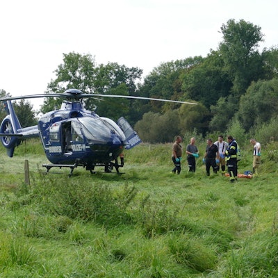 Der Rettungshubschrauber Christoph 3 landete am Ufer.