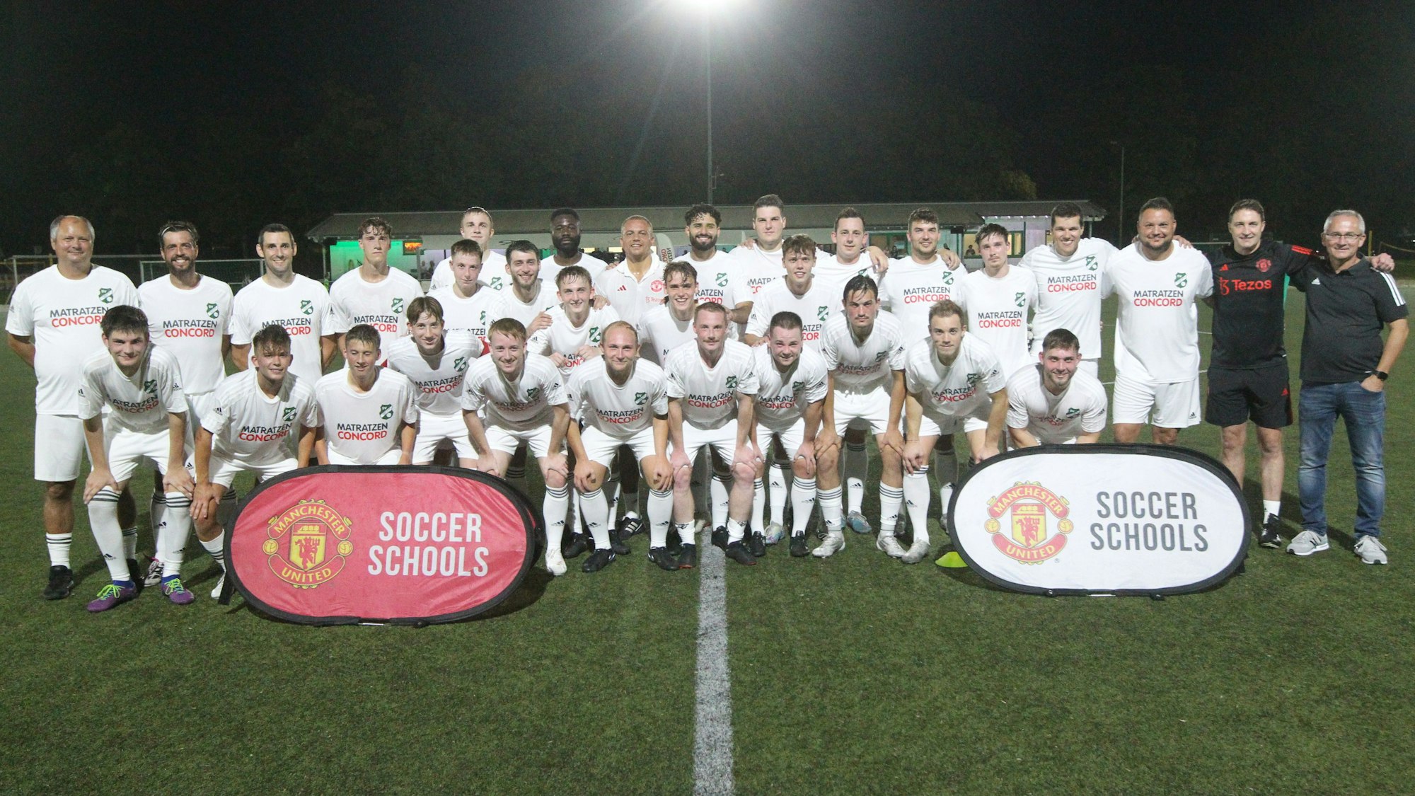 Kein Leuscheider Kicker wollte die einmalige Trainingseinheit mit dem britischen Ex-Profi verpassen.