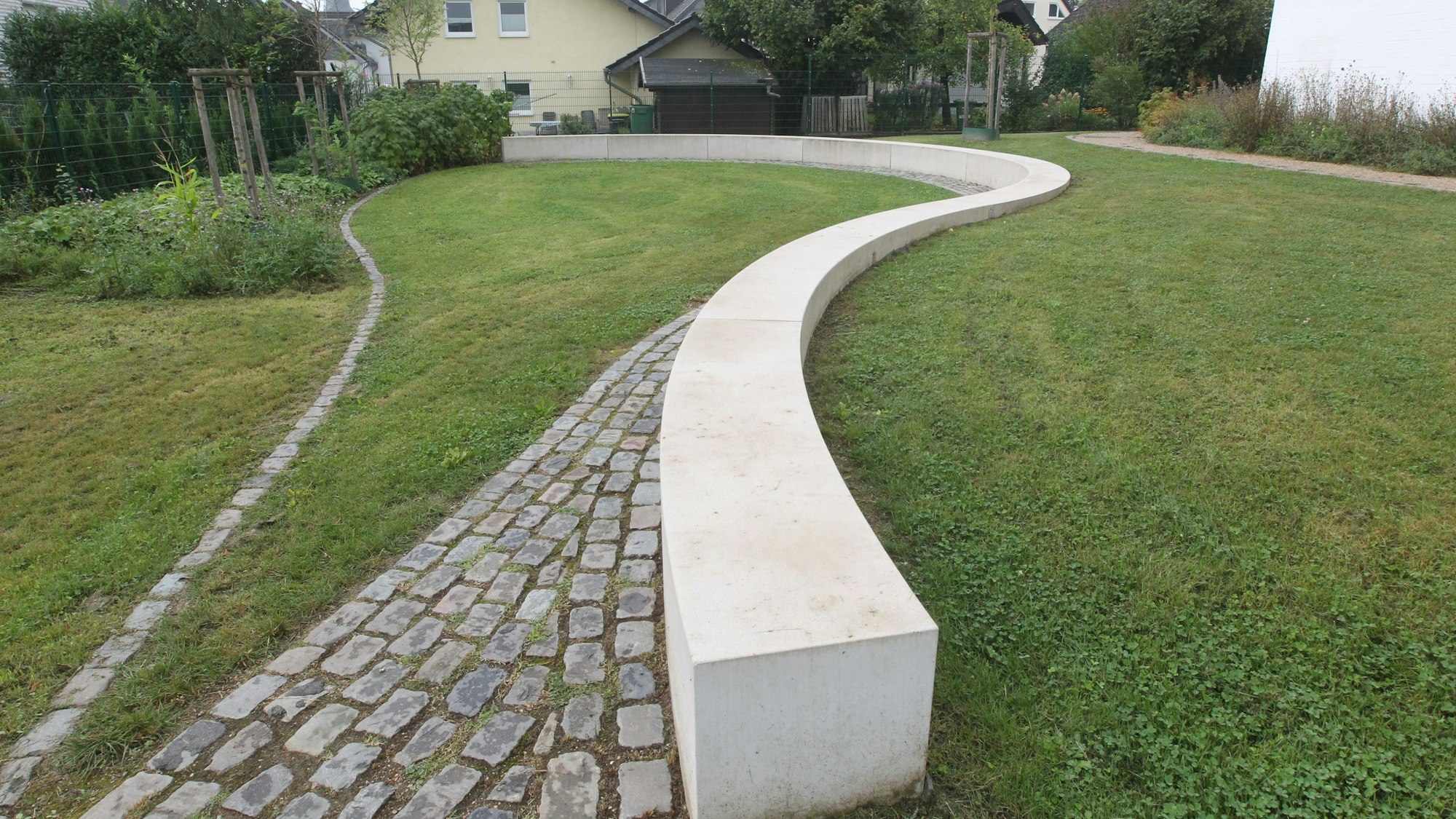 Im grünen Klassenzimmer wird auch schonmal im Hof unterrichtet.