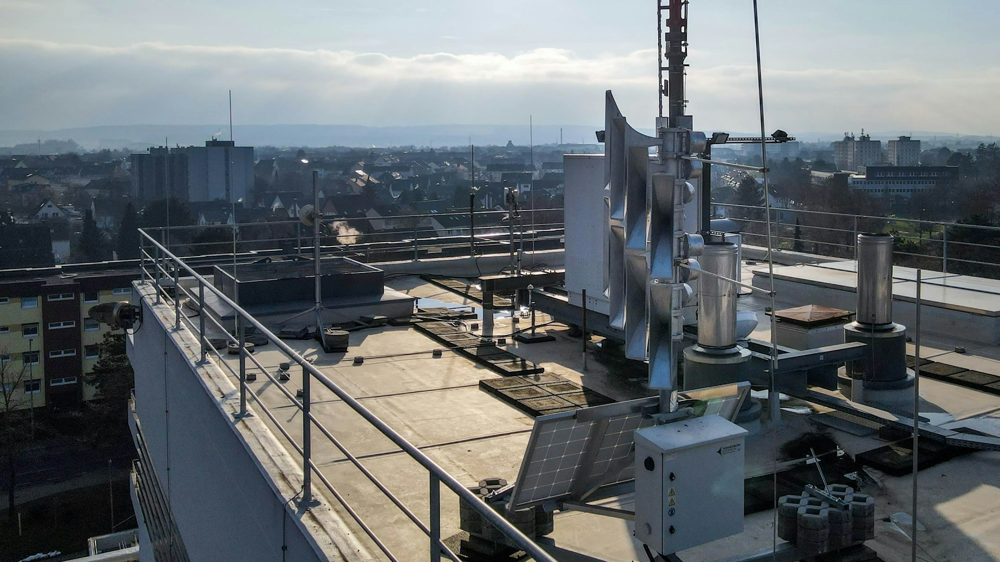 Das Bild zeigt die Sirene auf dem Kreishaus in Euskirchen.