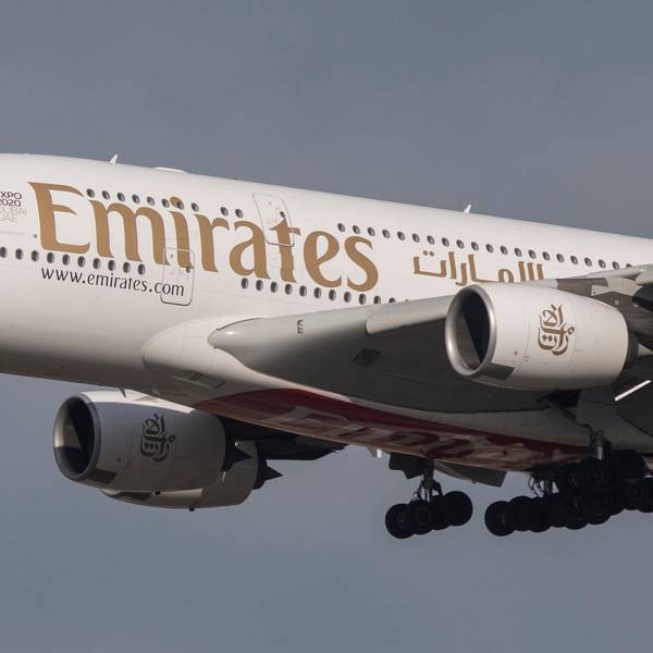 Ein Airbus A380 der arabischen Fluggesellschaft Emirates hat in deutschem Luftraum eine Luftnotlage erklärt.