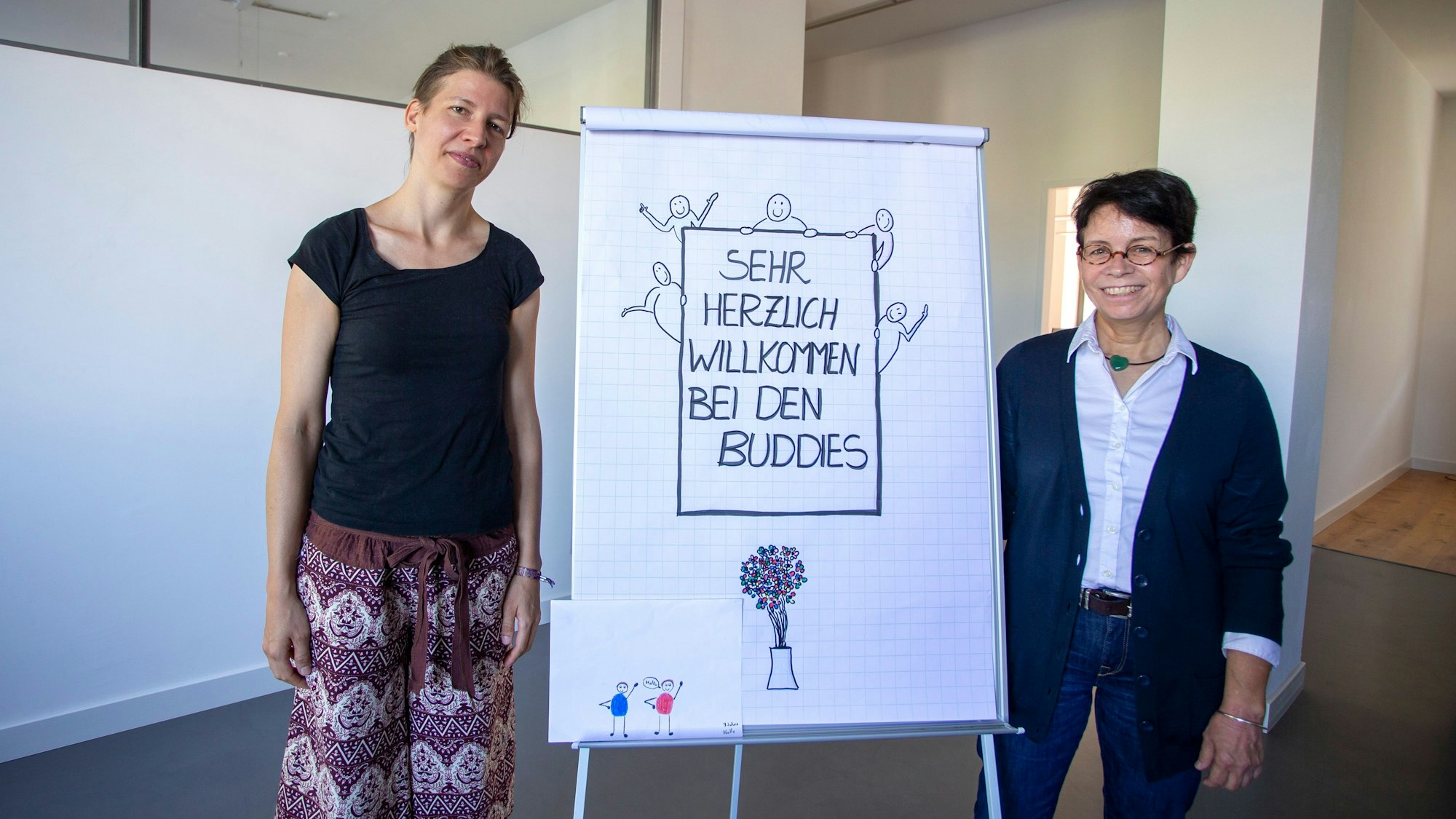 Zwei der ehrenamtlichen Buddies: Johanna Tückmantel (l.) und Marja Költzsch.