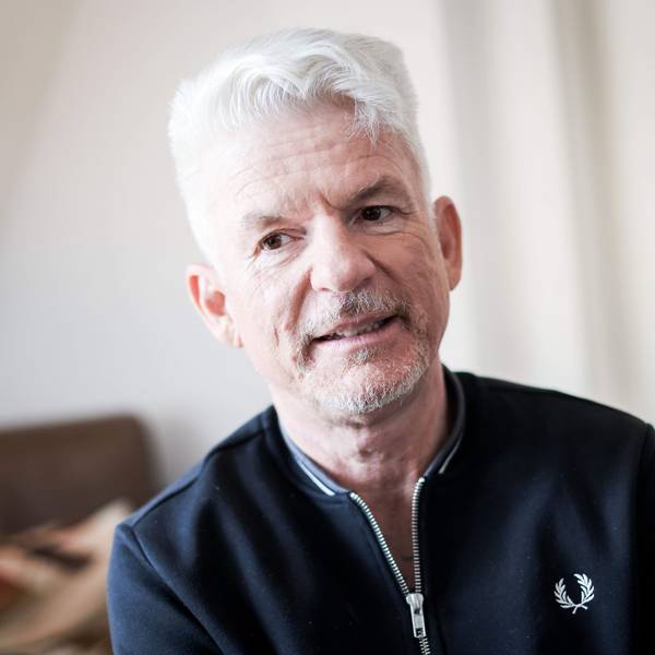 Heinz Strunk in seiner Wohnung.