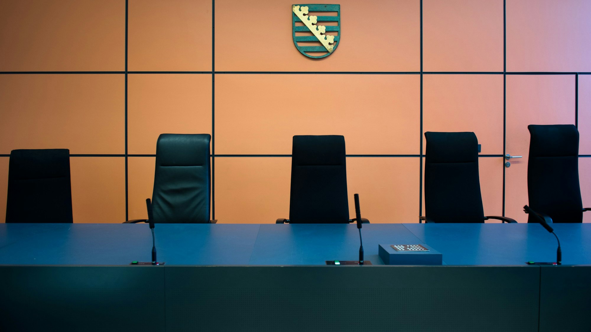 Bei der Stadt Rösrath sind mehrere Posten unbesetzt. Ob es  eine Stelle für  Energiemanagement geben soll, ist umstritten.