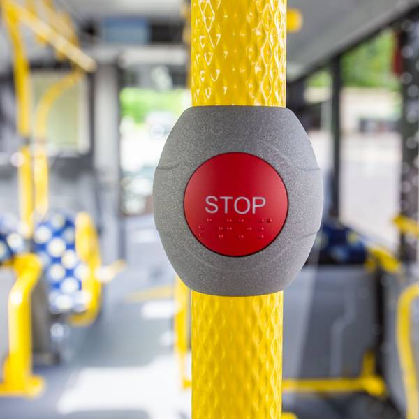 Haltekopf in einem Linienbus der Oberbergischen Verkehrsgesellschaft Ovag.