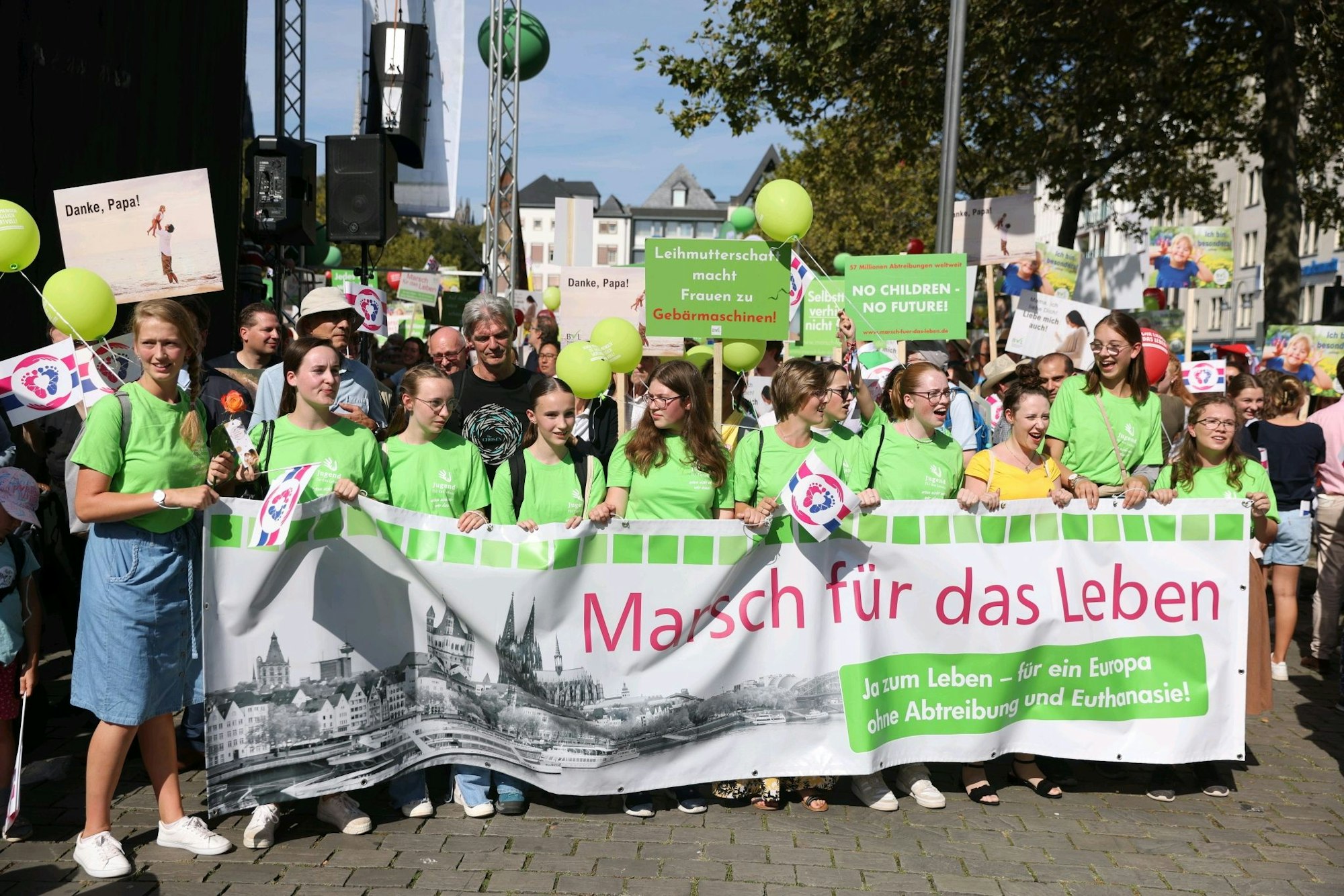Teilnehmerinnen der Demo gegen Abtreibung am Heumarkt.