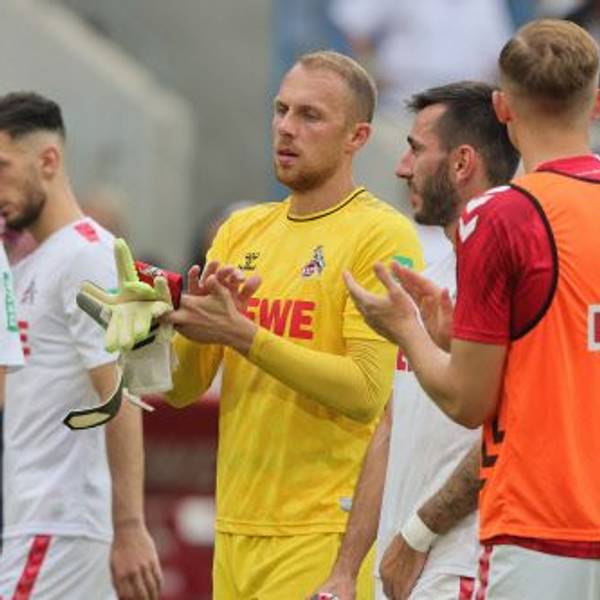 Kölns Keeper Marvin Schwäbe nach dem Spiel.