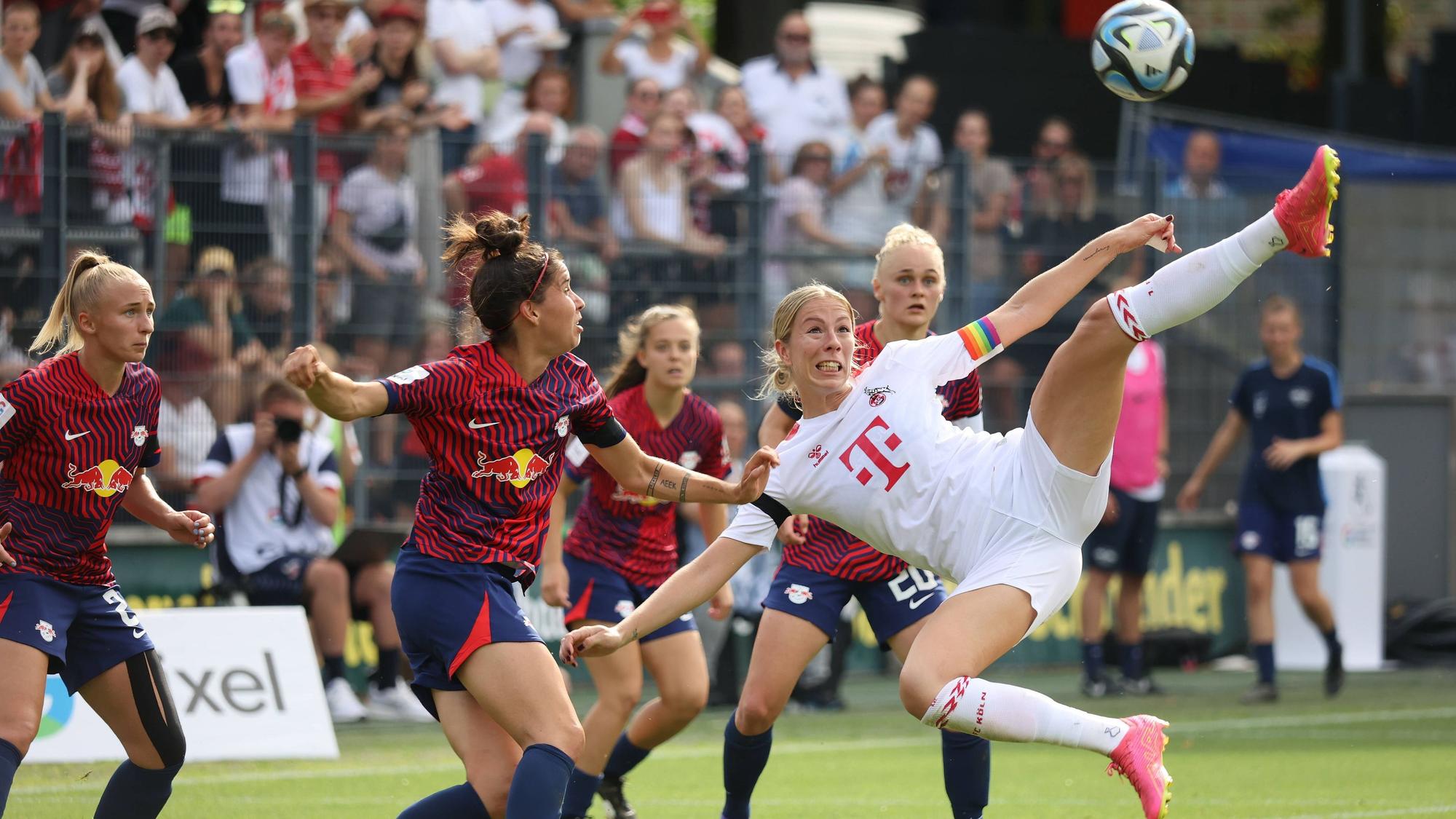 Sharon Beck Köln, R, 1. FC Köln - RB Leipzig, Google Pixel Frauen Bundesliga, 1. Spieltag, Köln, Deutschland, 17.09.2023. *** Sharon Beck Cologne, R , 1 FC Cologne RB Leipzig, Google Pixel Frauen Bundesliga, 1 Spieltag, Cologne, Germany, 17 09 2023