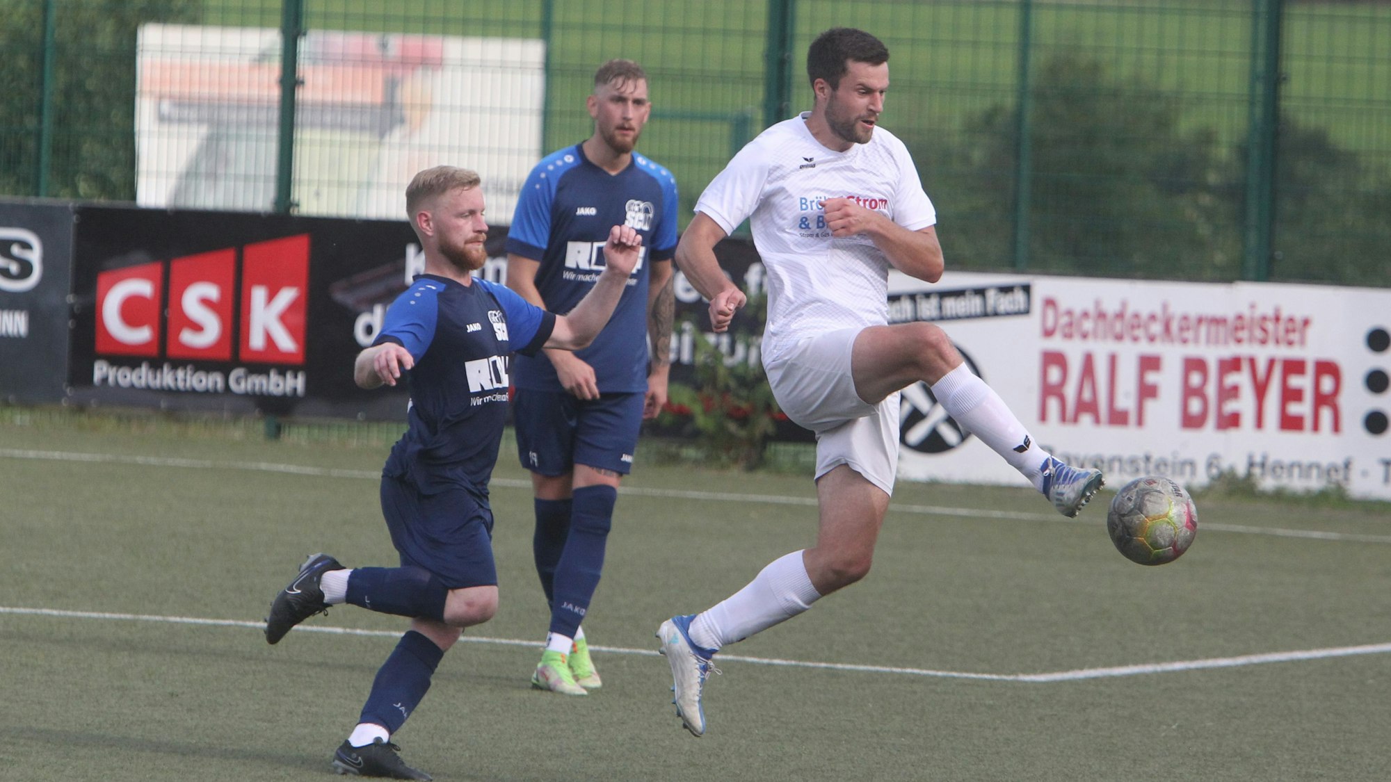 Martin Hohn (rechts) vom Bröltaler SC