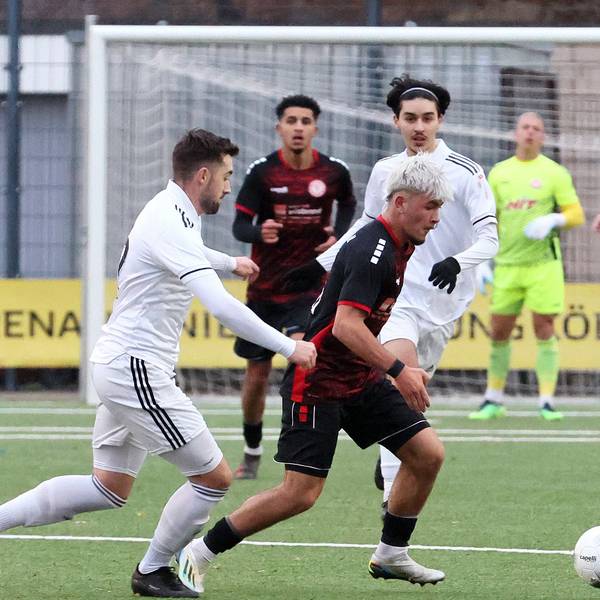 Fortuna Köln II vs. BCV Glesch-Paffendorf, Fußball Herren, Verbandsliga, rechts: Gianluis Di Fine (Fortuna), 04.12.2022, Bild: Herbert Bucco
Herbert Bucco