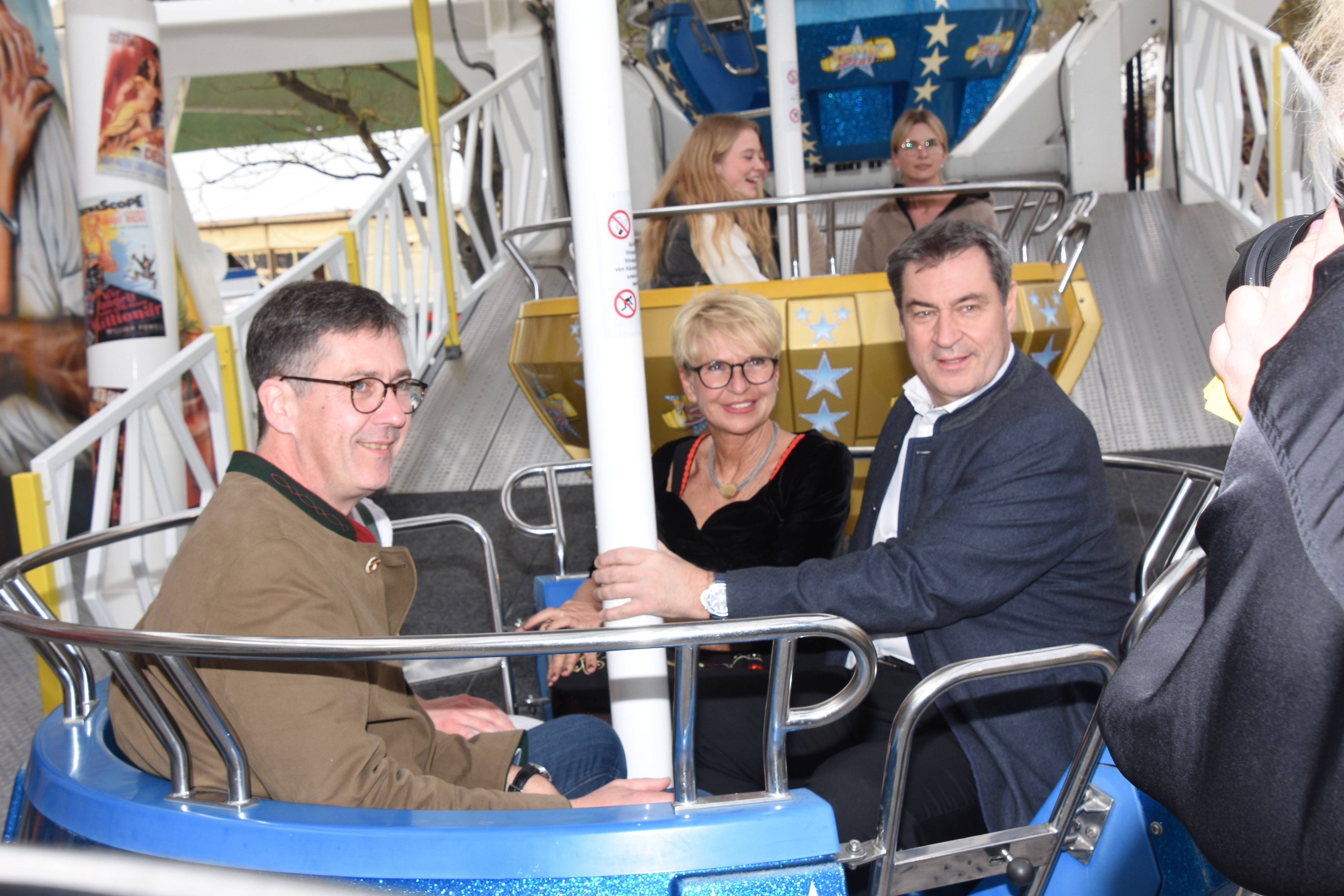 Dr. Andrea Behr (CSU), hier auf dem Würzburger Frühjahresfest zwischen Markus Söder und Christian Schuchardt, dem OB von Würzburg. (Archivbild März 2023)