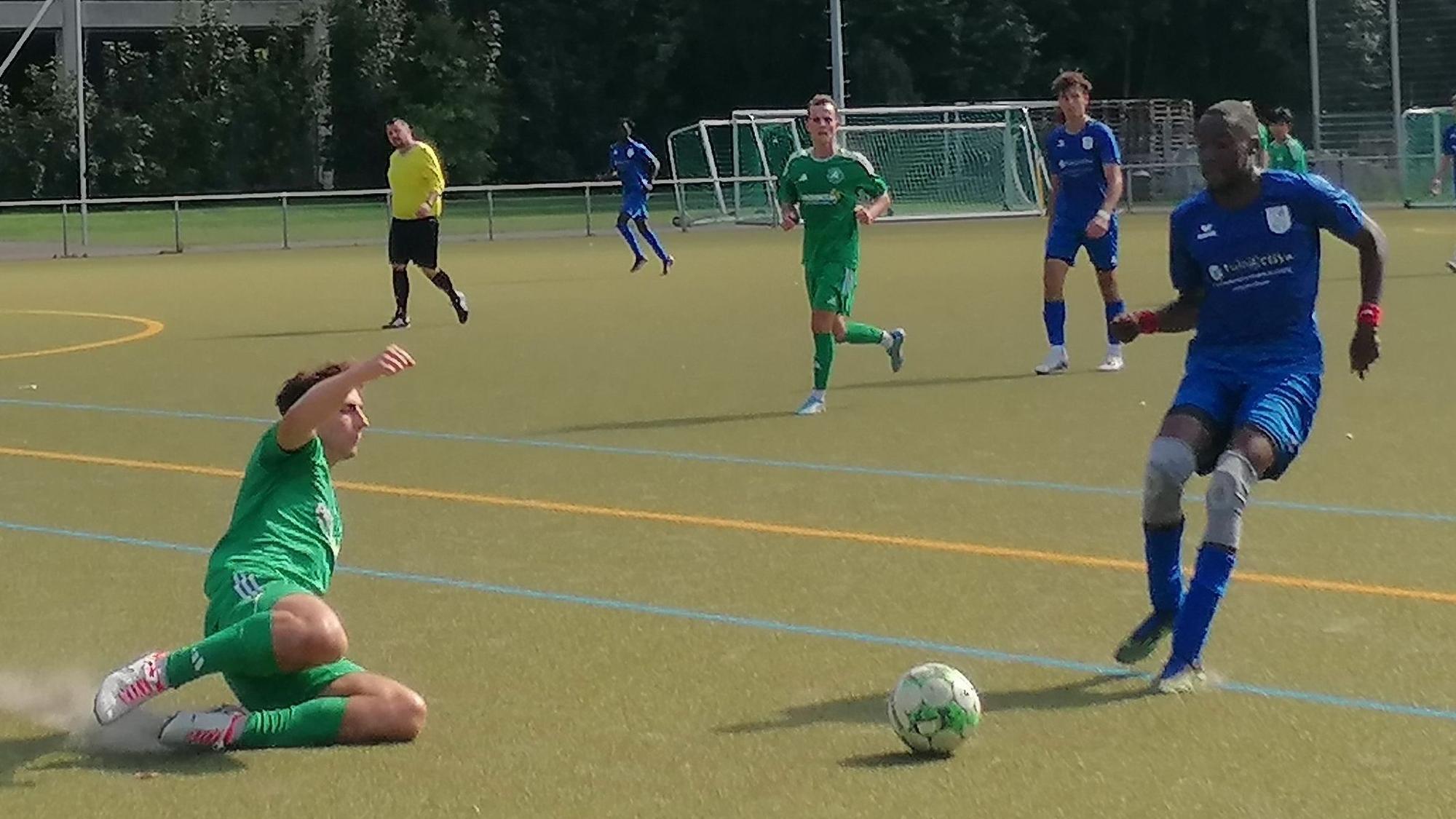 Spitzenspiel in der Kreisliga A zwischen Borussia Lindenthal-Hohenlind II und dem SV Bergfried Leverkusen.