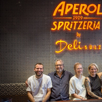 Das Team der Aperol Spritzeria und des Stukmans: Jan Hülsen (v.l.), Raimund Stuka, Charlotte Fischer, Judith Grazio und Dylan Stuka