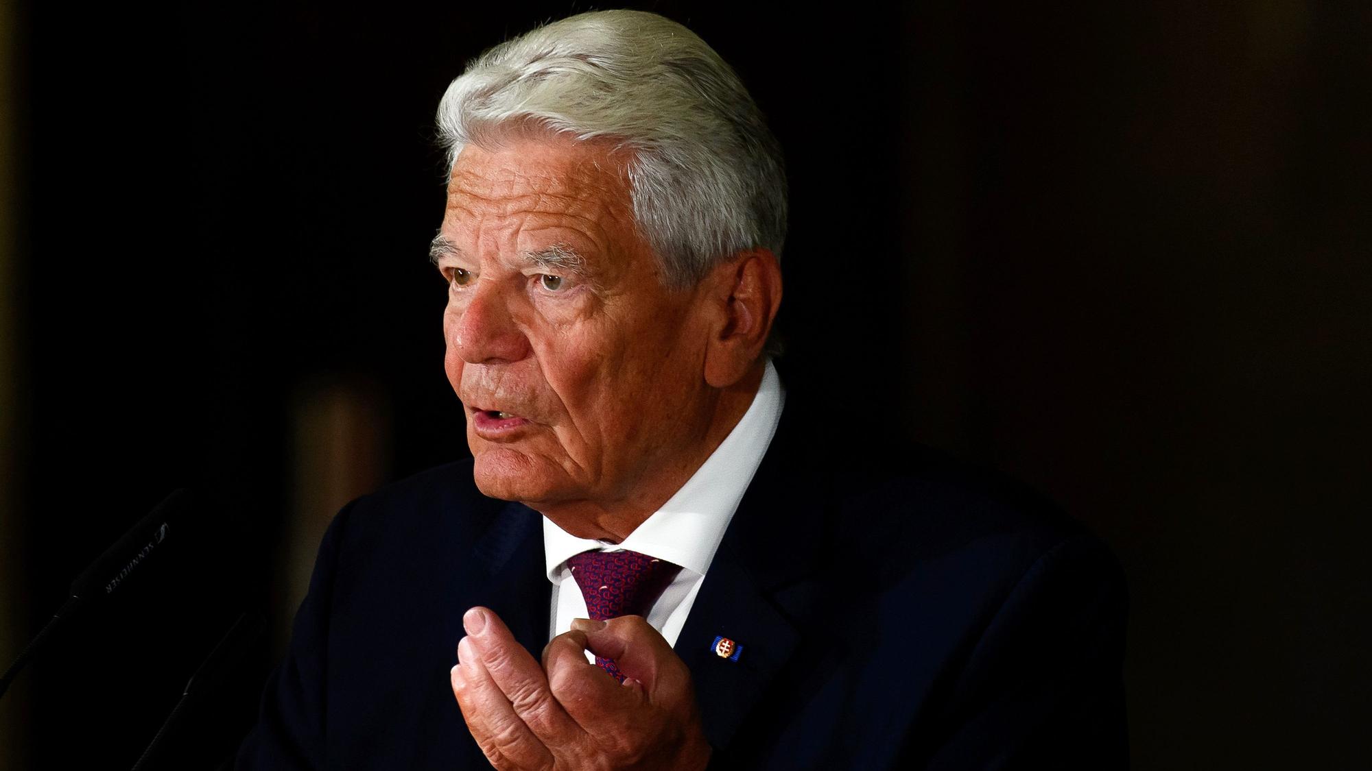Joachim Gauck, Bundespräsident a.D., spricht während der Verleihung des Kaiser-Otto-Preises die Laudatio. (Archivbild)