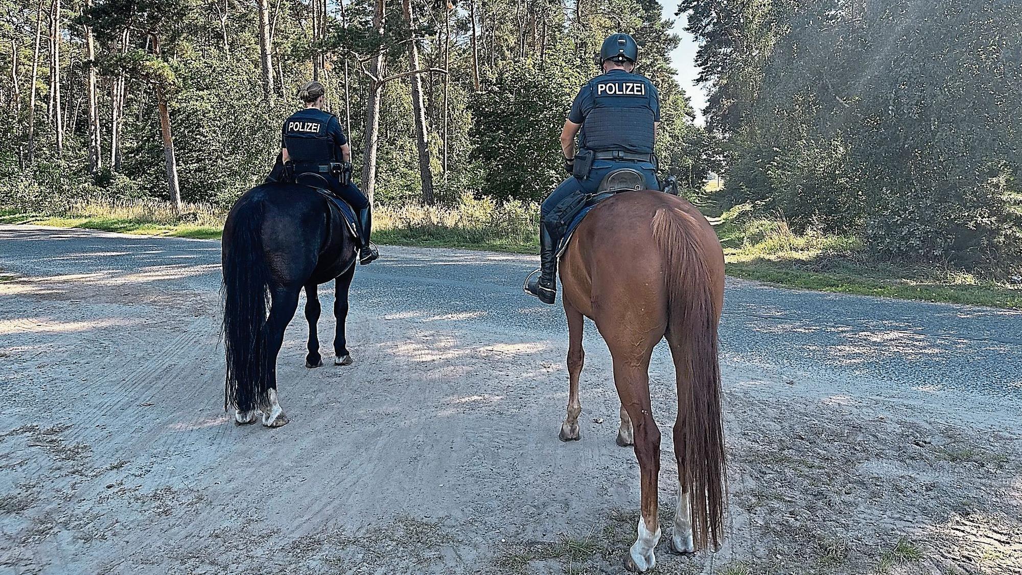 Berittene Bundespolizisten im Grenzgebiet zu Polen