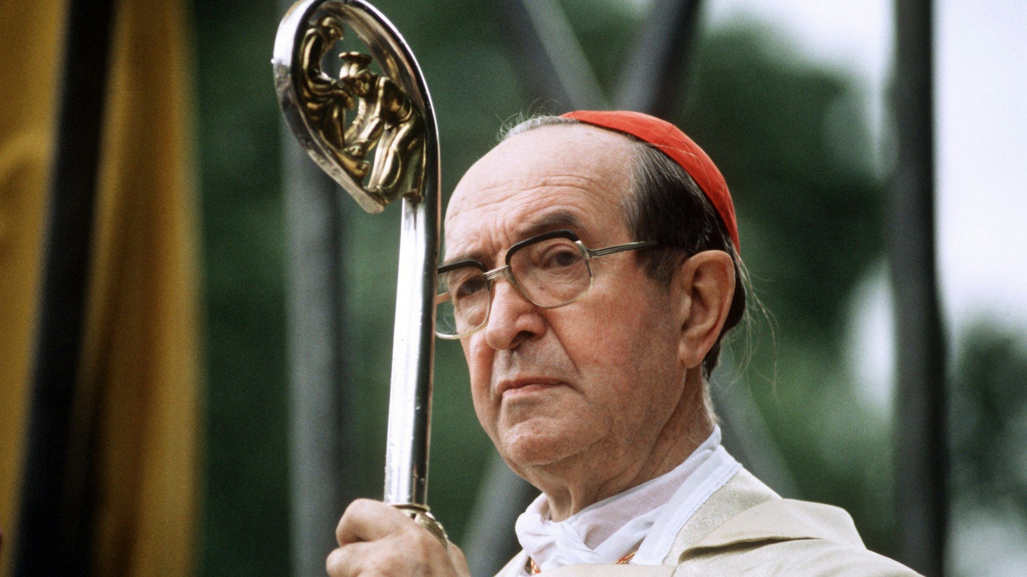 ARCHIV - 05.07.1988, ---: Der als «Ruhrbischof» bekannte Theologe Franz Hengsbach, 1988 vom Papst zum Kardinal ernannt. Die katholische Kirche untersucht Missbrauchsvorwürfe gegen den Gründungsbischof des Ruhrbistums und späteren Kardinal Franz Hengsbach (1910-1991). Das teilten das Bistum Essen und das Erzbistum Paderborn am Dienstag in parallel veröffentlichten Pressemitteilungen mit. Foto: Fritz Fischer/dpa +++ dpa-Bildfunk +++