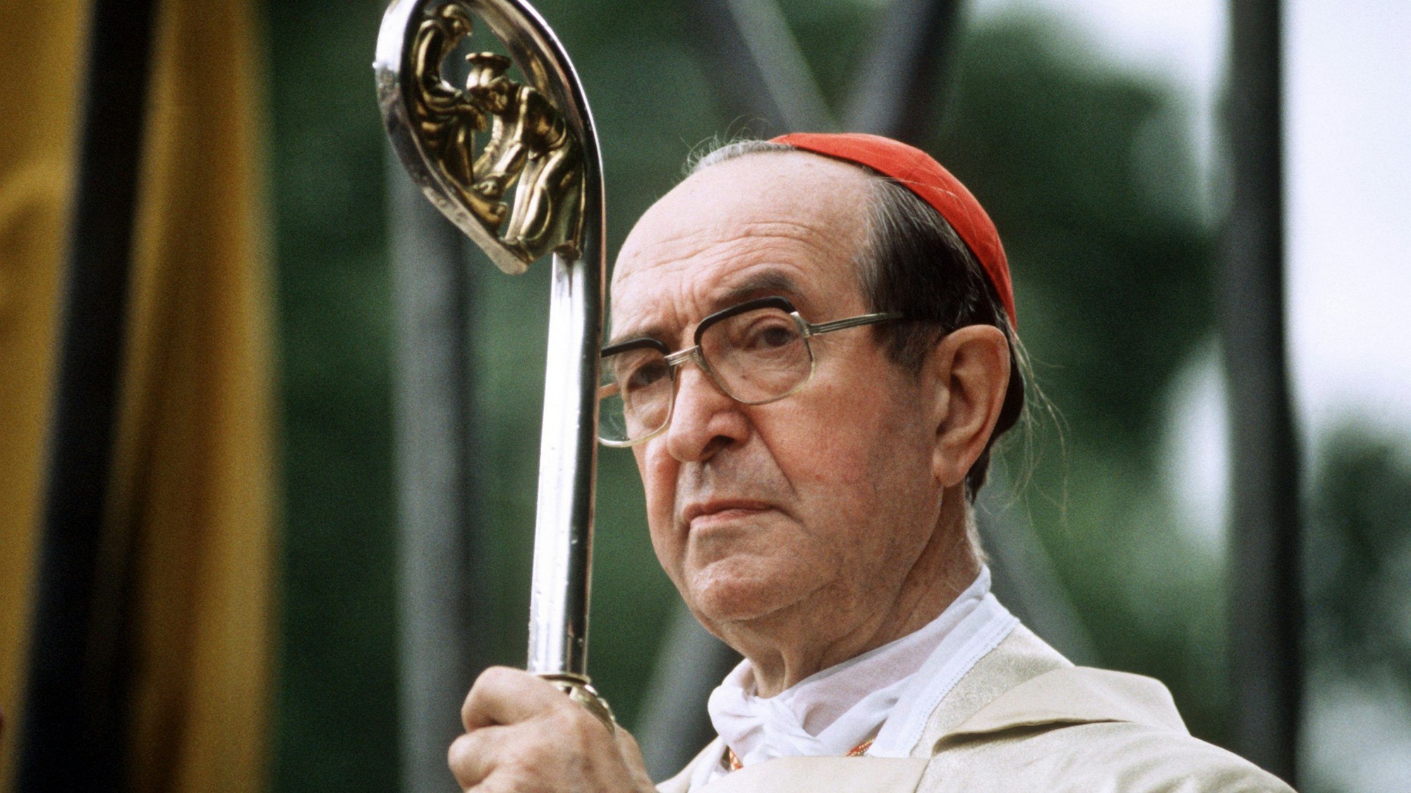 ARCHIV - 05.07.1988, ---: Der als «Ruhrbischof» bekannte Theologe Franz Hengsbach, 1988 vom Papst zum Kardinal ernannt. Die katholische Kirche untersucht Missbrauchsvorwürfe gegen den Gründungsbischof des Ruhrbistums und späteren Kardinal Franz Hengsbach (1910-1991). Das teilten das Bistum Essen und das Erzbistum Paderborn am Dienstag in parallel veröffentlichten Pressemitteilungen mit. Foto: Fritz Fischer/dpa +++ dpa-Bildfunk +++