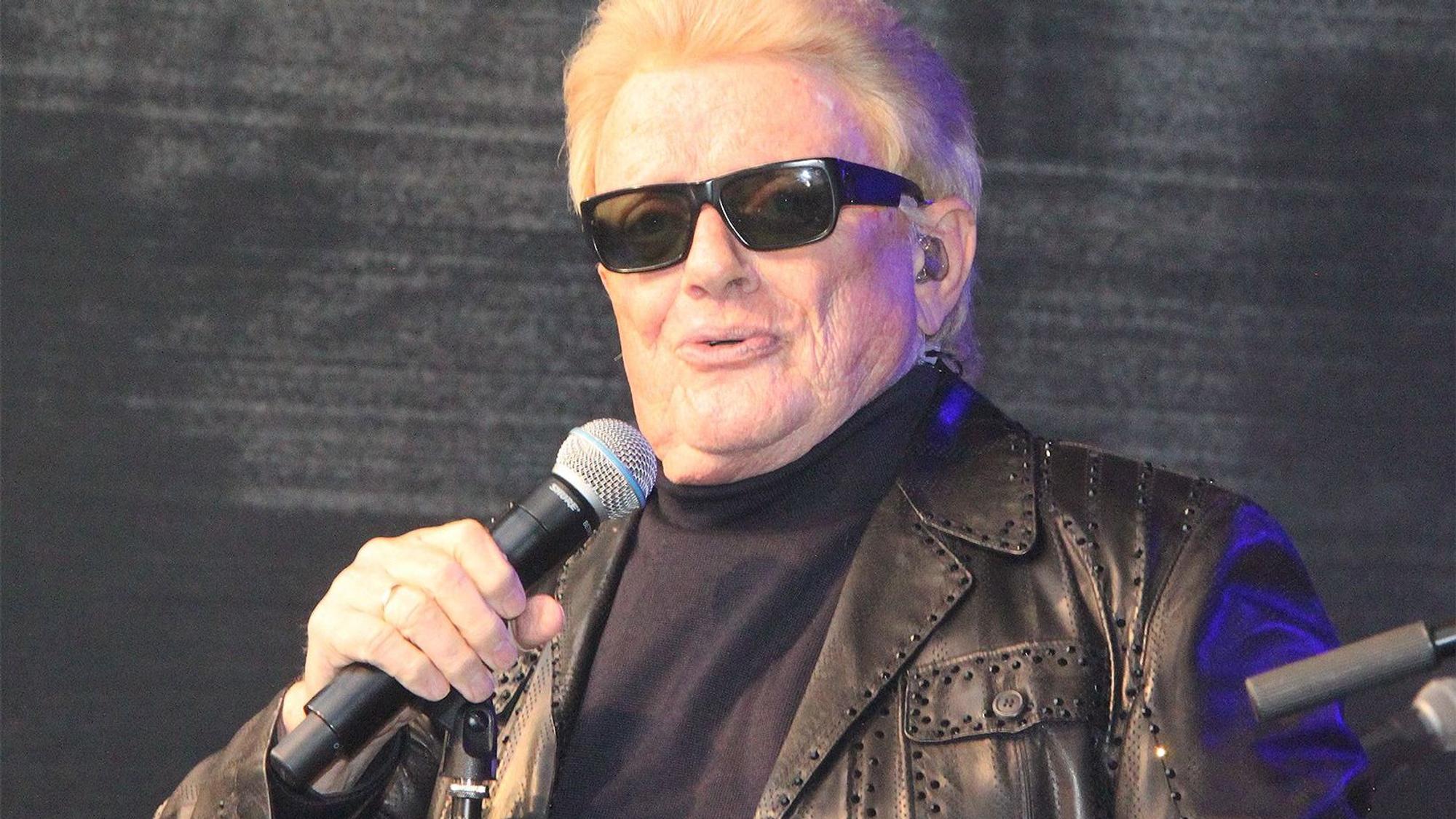 Das Bild zeigt Heino bei einem Konzert in Bad Münstereifel.