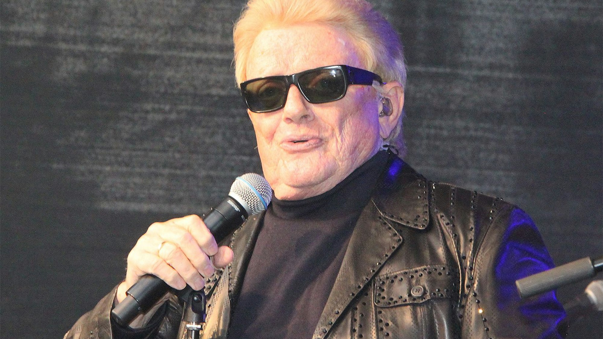 Das Bild zeigt Heino bei einem Konzert in Bad Münstereifel.