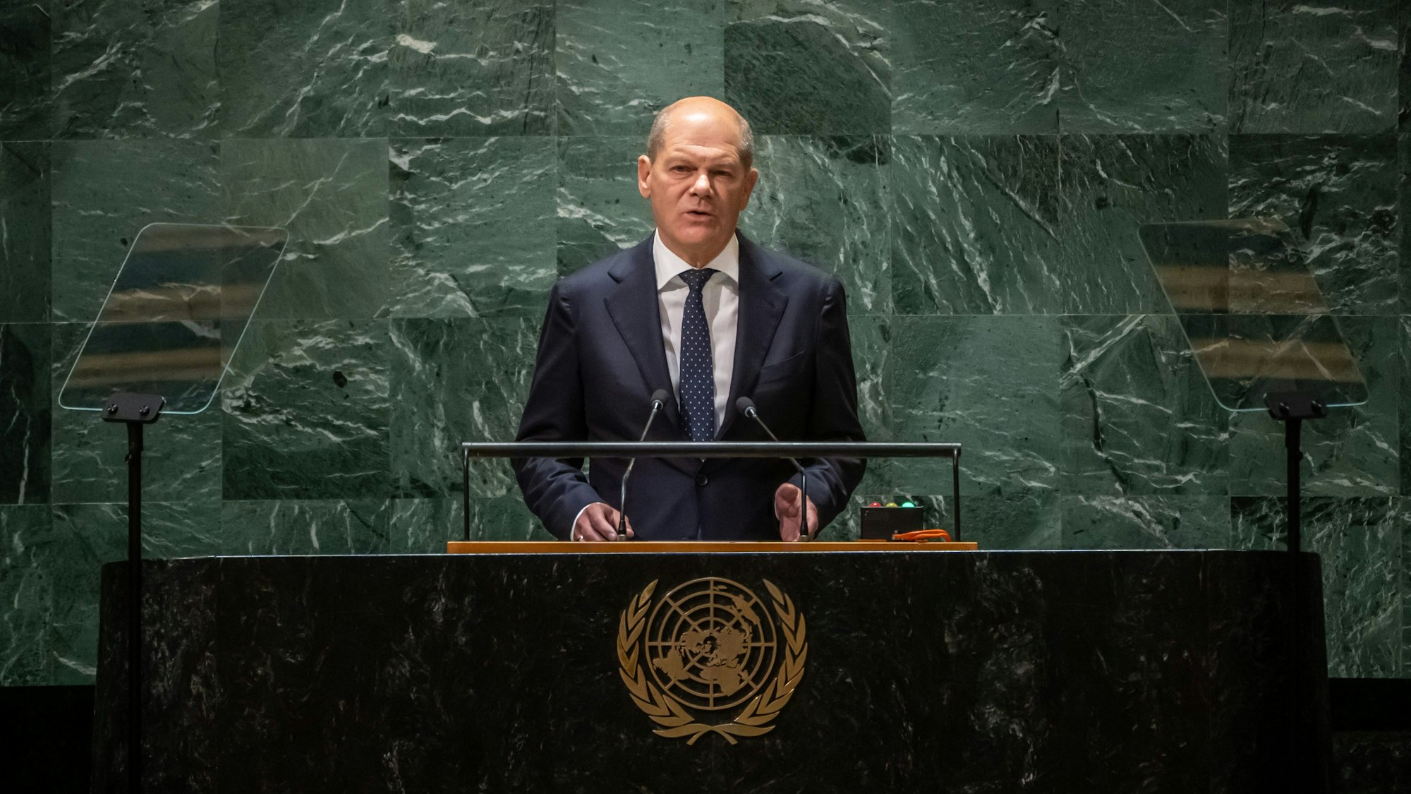 Bundeskanzler Olaf Scholz (SPD), spricht bei der Generaldebatte der UN-Vollversammlung. Über 140 Staats- und Regierungschefs stehen auf der Rednerliste.