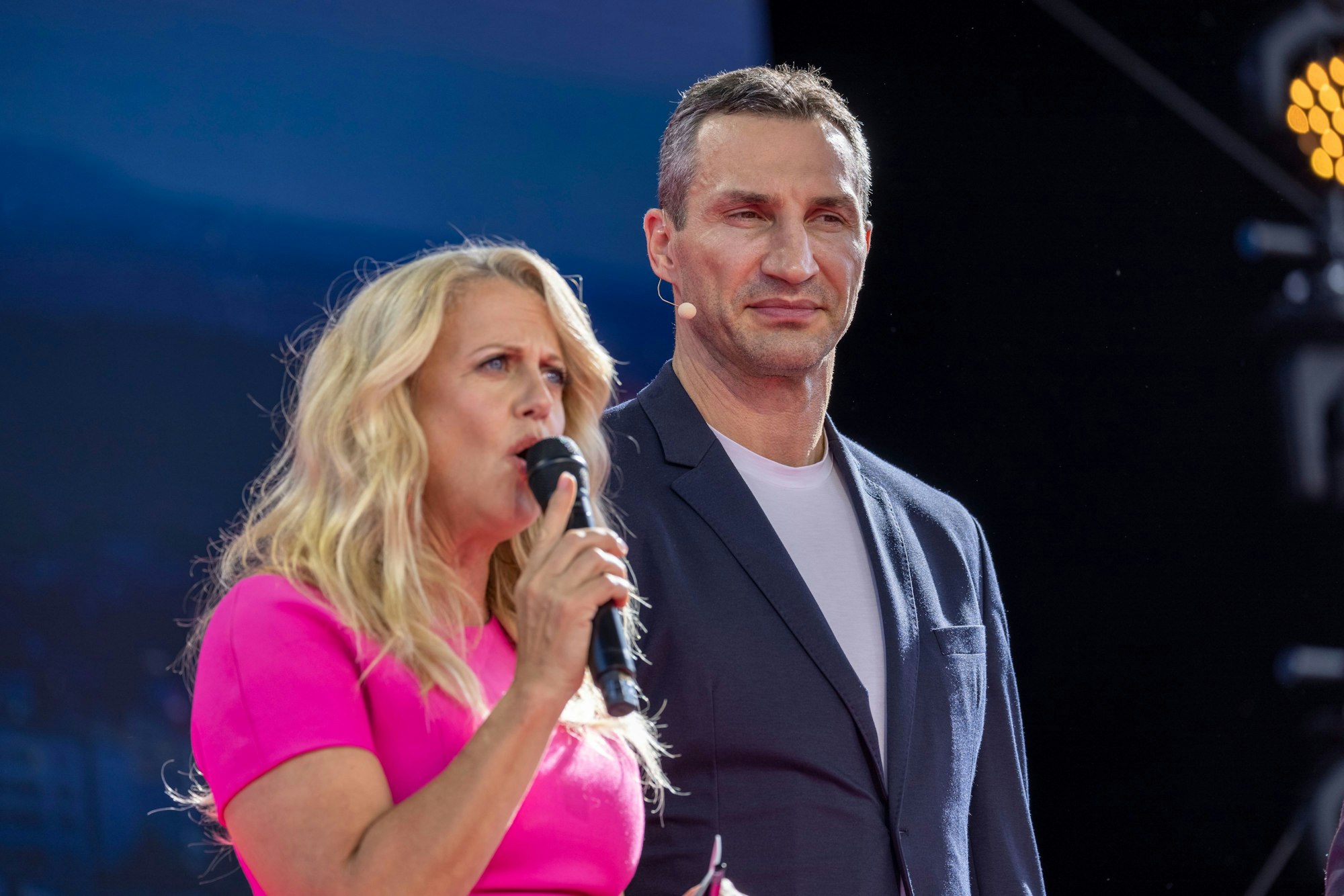 Moderatorin Barbara Schöneberger und Vladimir Klitschko
