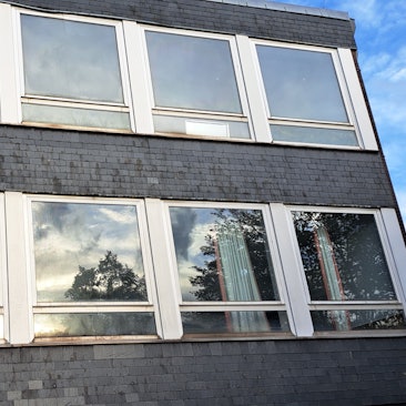 Außenansicht der Wipperfürther Hauptschule.