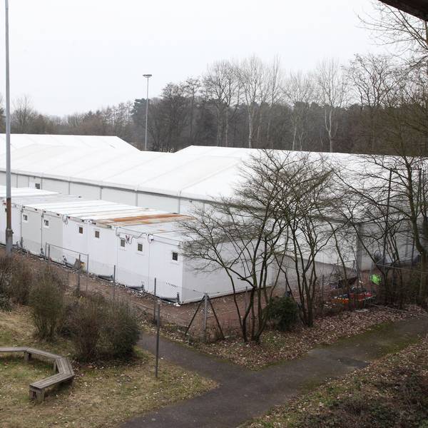 In Bergisch Gladbach entstand dieses Foto 2017: Es zeigt die Zeltstadt in Katterbach. In Rösrath sind nun auch Zelte für Flüchtlinge geplant – zeitlich begrenzt.