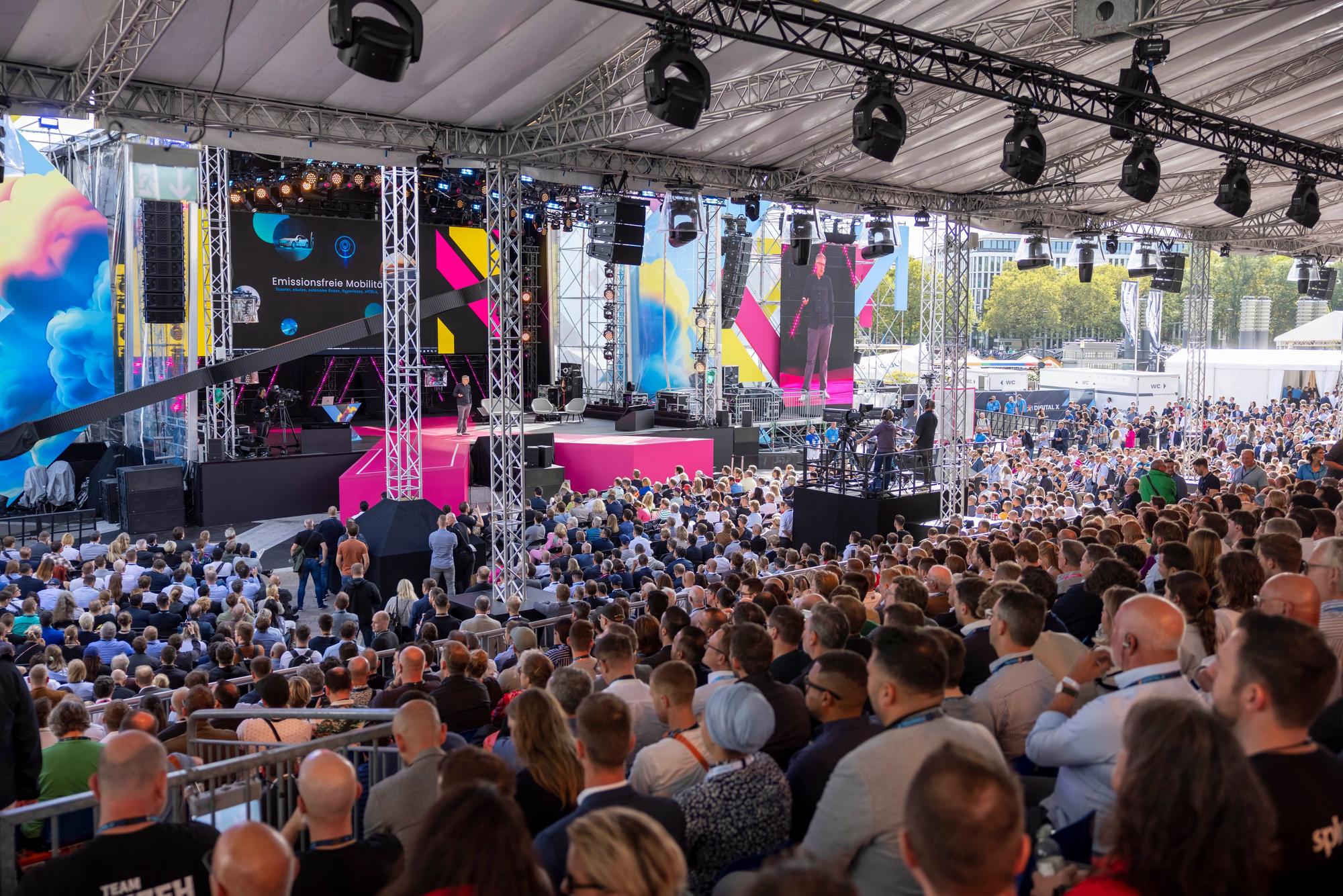 50000 Besucher kamen nach Köln.