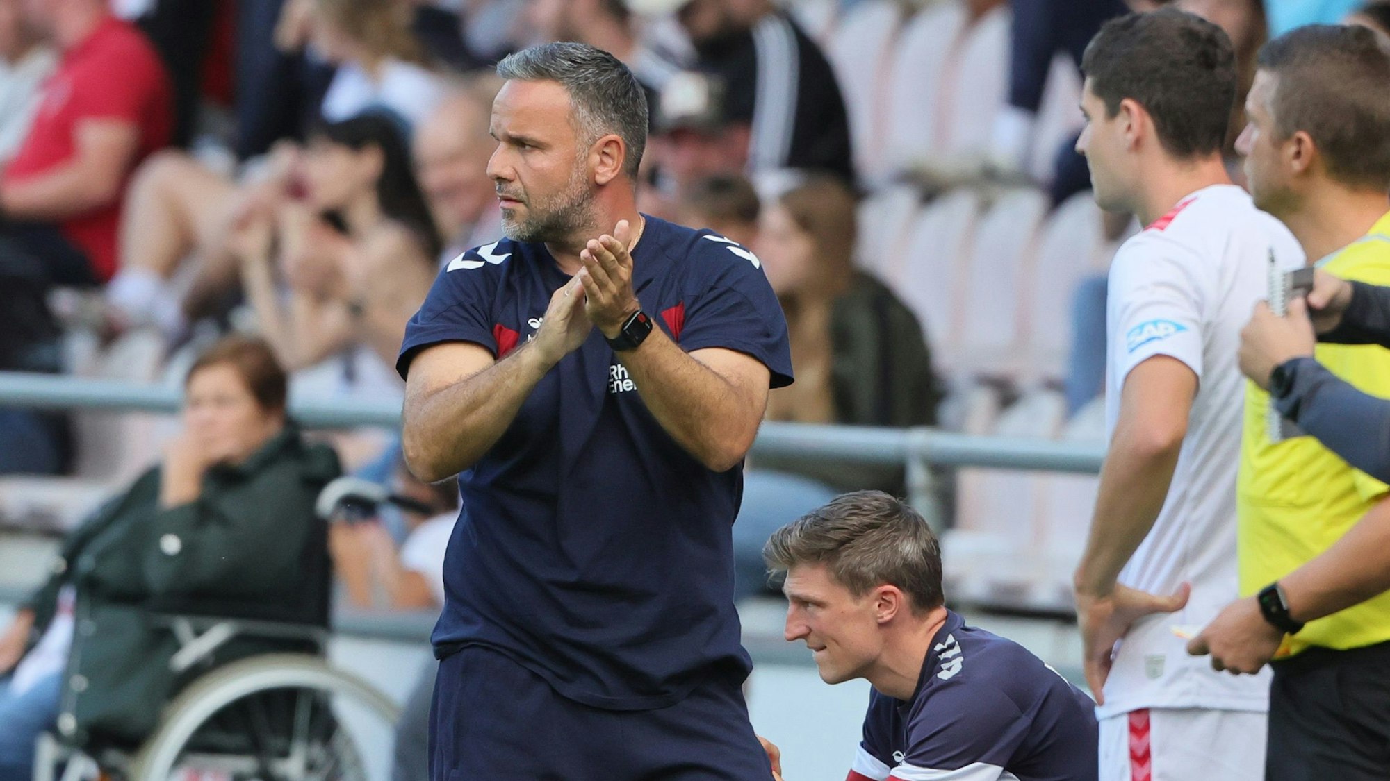 1. FC Köln Amateure (U21) vs. 1. FC Bocholt, Regionalliga West, Saison 2023/24, Trainer Evangelos Sbonias (1. FC Köln), 12.08.2023, Bild: Herbert Bucco
