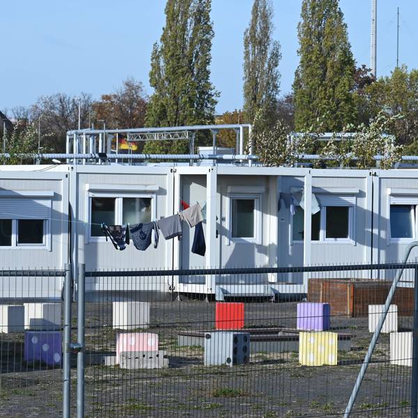 Container zur Unterbringung von Flüchtlingen (Archivbild)