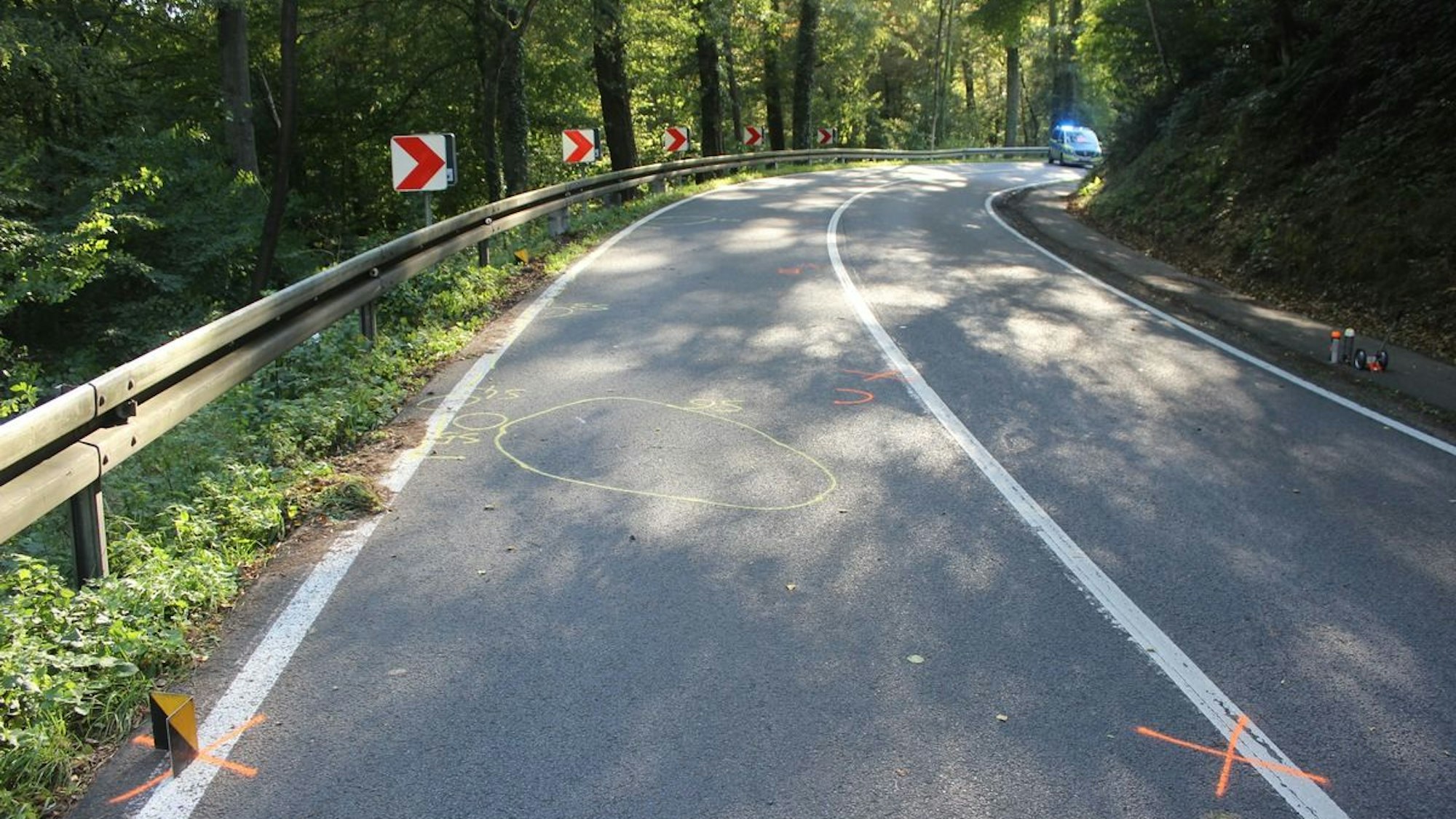 Unfallstelle in der Scherfbachtalstraße; Die Unfallstelle an der Scherfbachtalstraße in Odenthal.