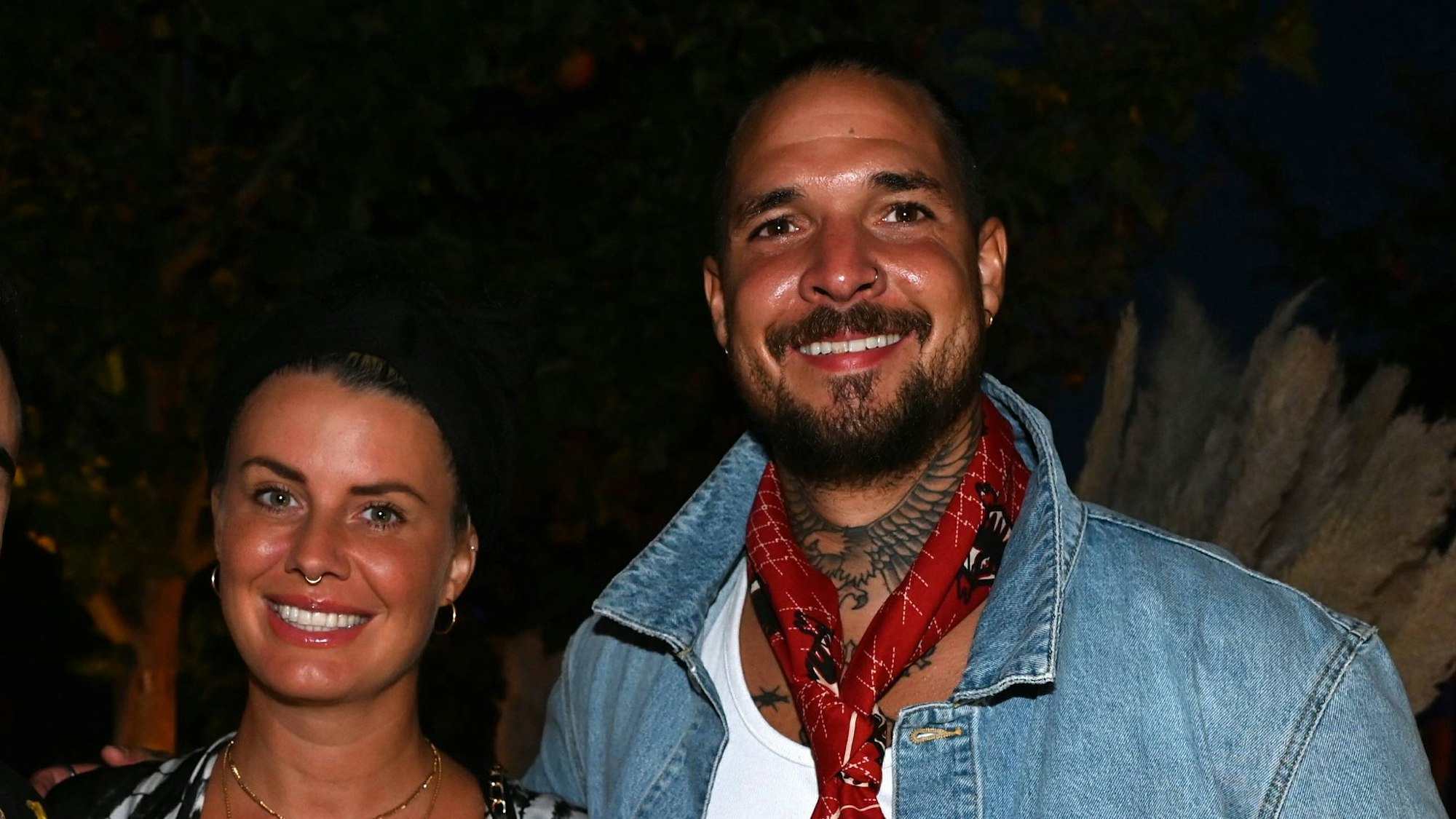 Schauspieler Lars Steinhöfel, l-r, Pia Tillmann und Zico Banach kommt zum grossen Kürbisfest im Gertrudenhof