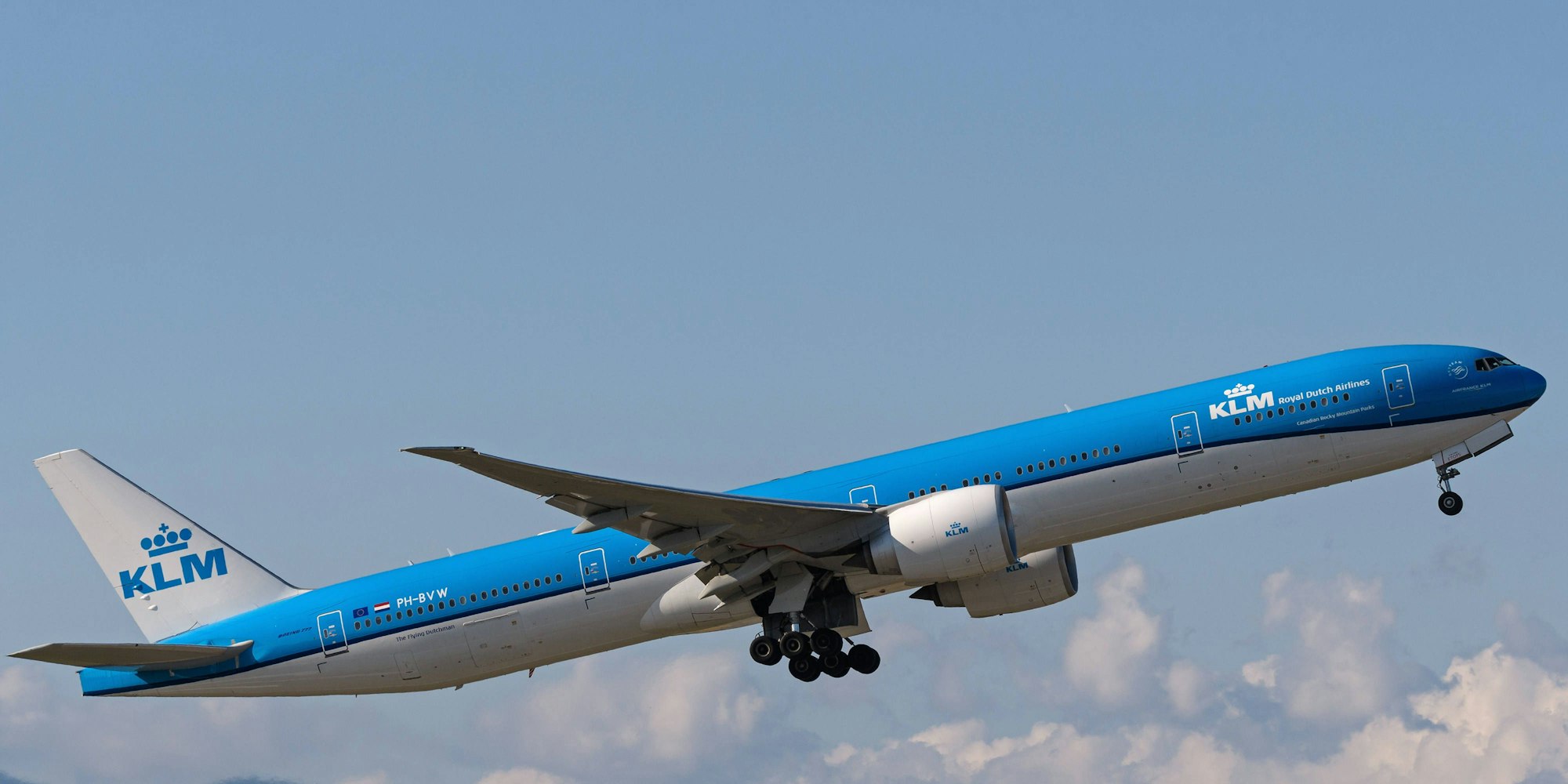 Eine Boeing 777 der niederländischen Fluggesellschaft KLM ist in São Paulo mit einem Heißluftballon kollidiert