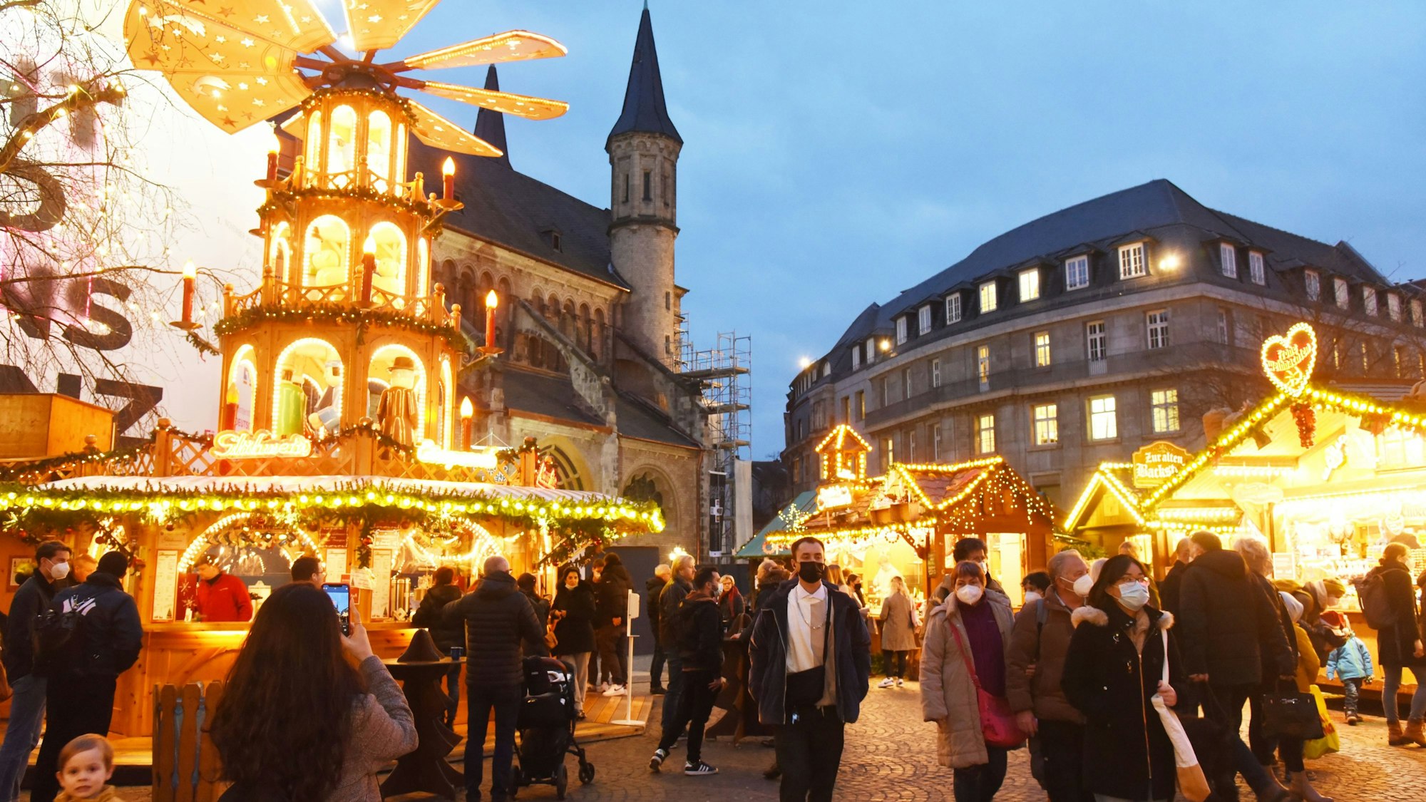 Weihnachtsmarkt auf dem Bonner Münsterplatz