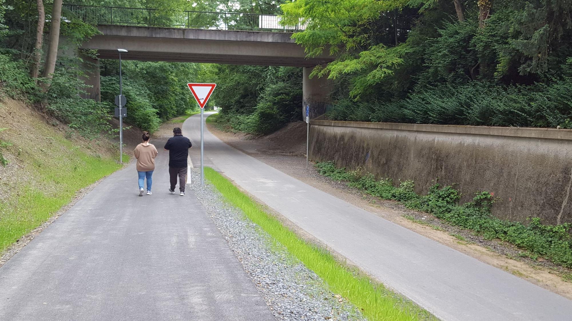 Blick auf die Balkantrasse in Burscheid