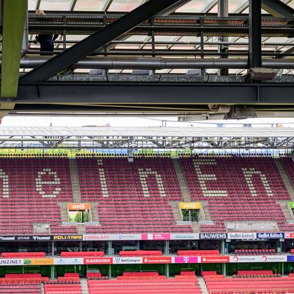 Aus 15 Metern Höhe auf der Osttribüne musste bei der Übung eine Person geborgen werden.