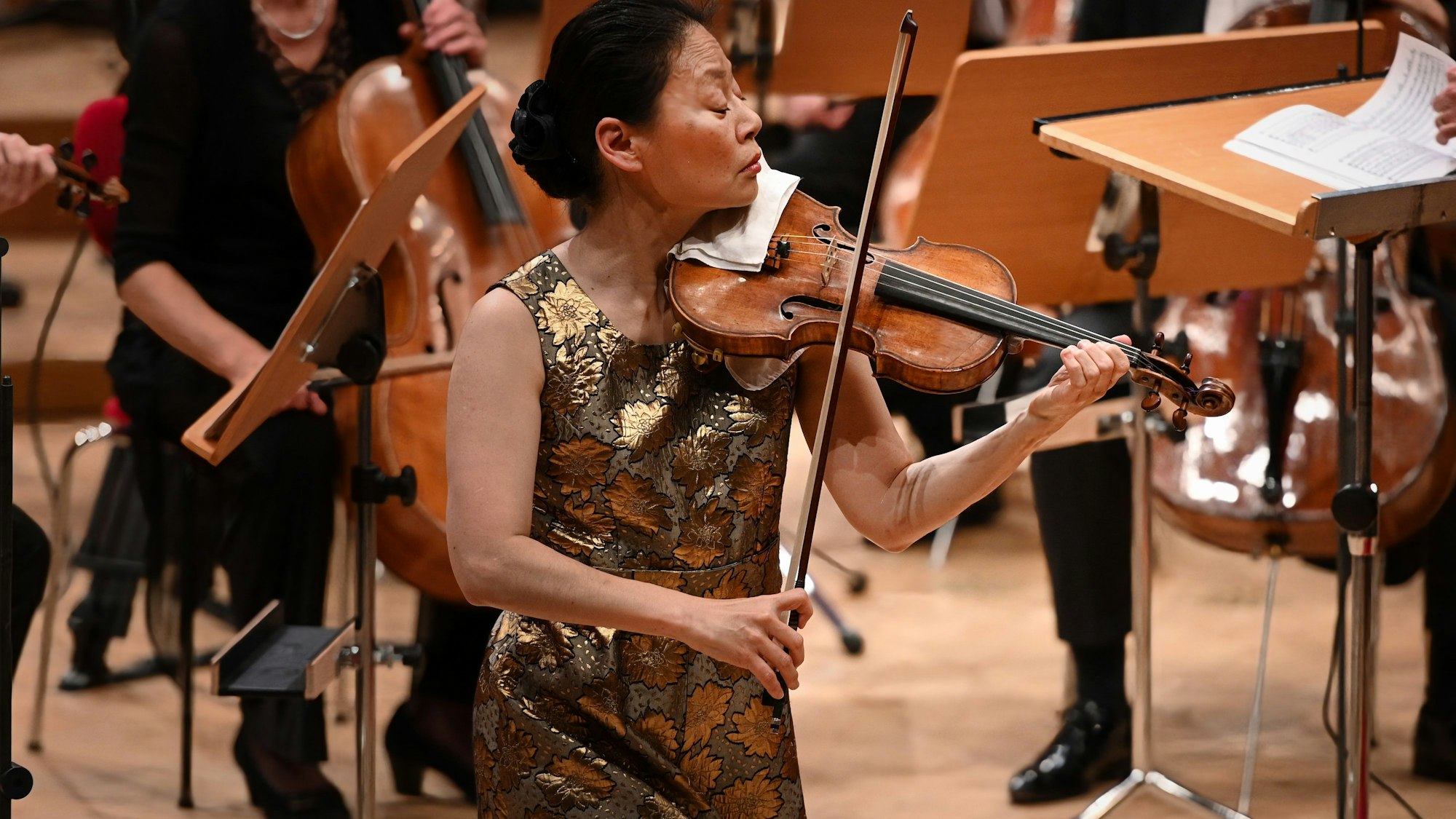 Die Geigerin Midori in der Kölner Philharmonie.