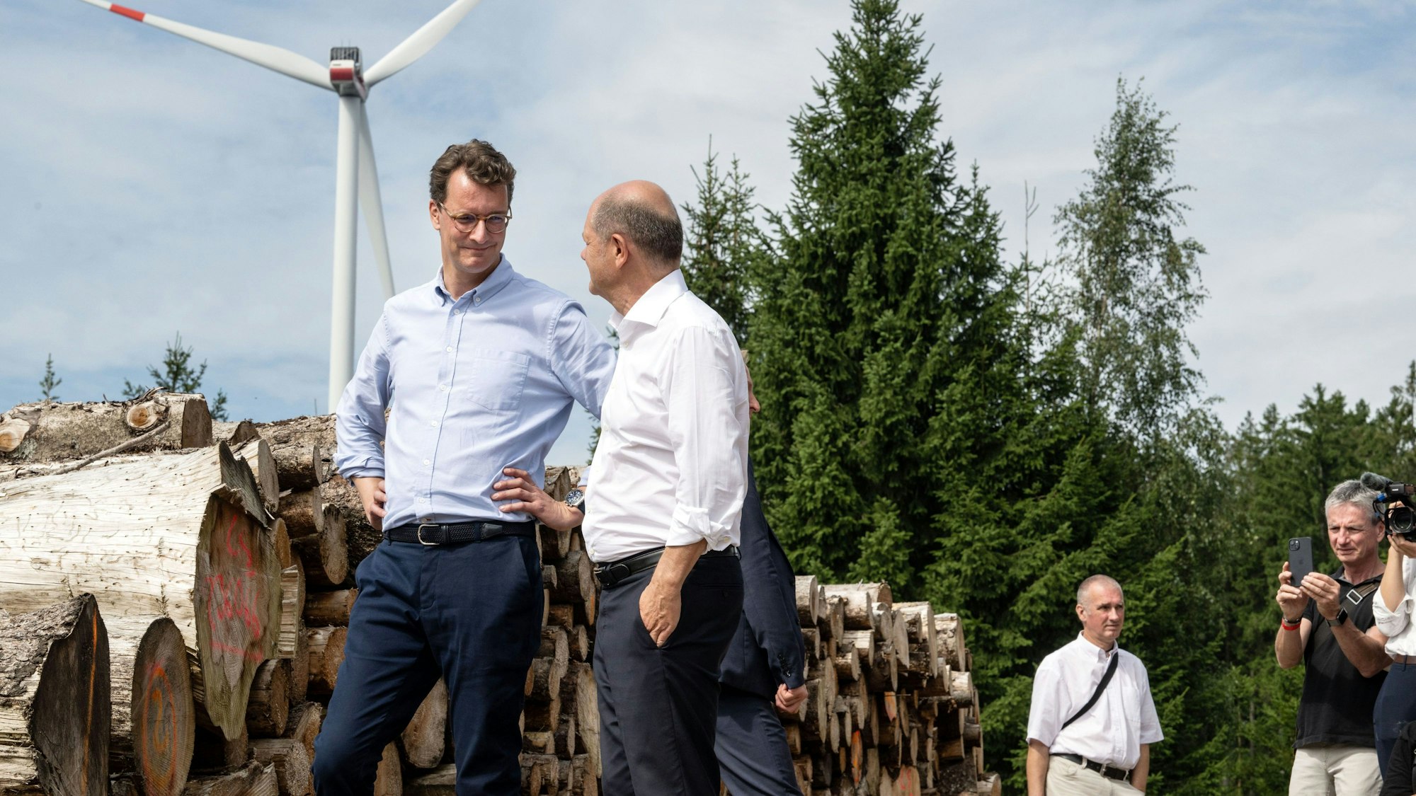 Bundeskanzler Scholz besucht Rheinland und Eifel.