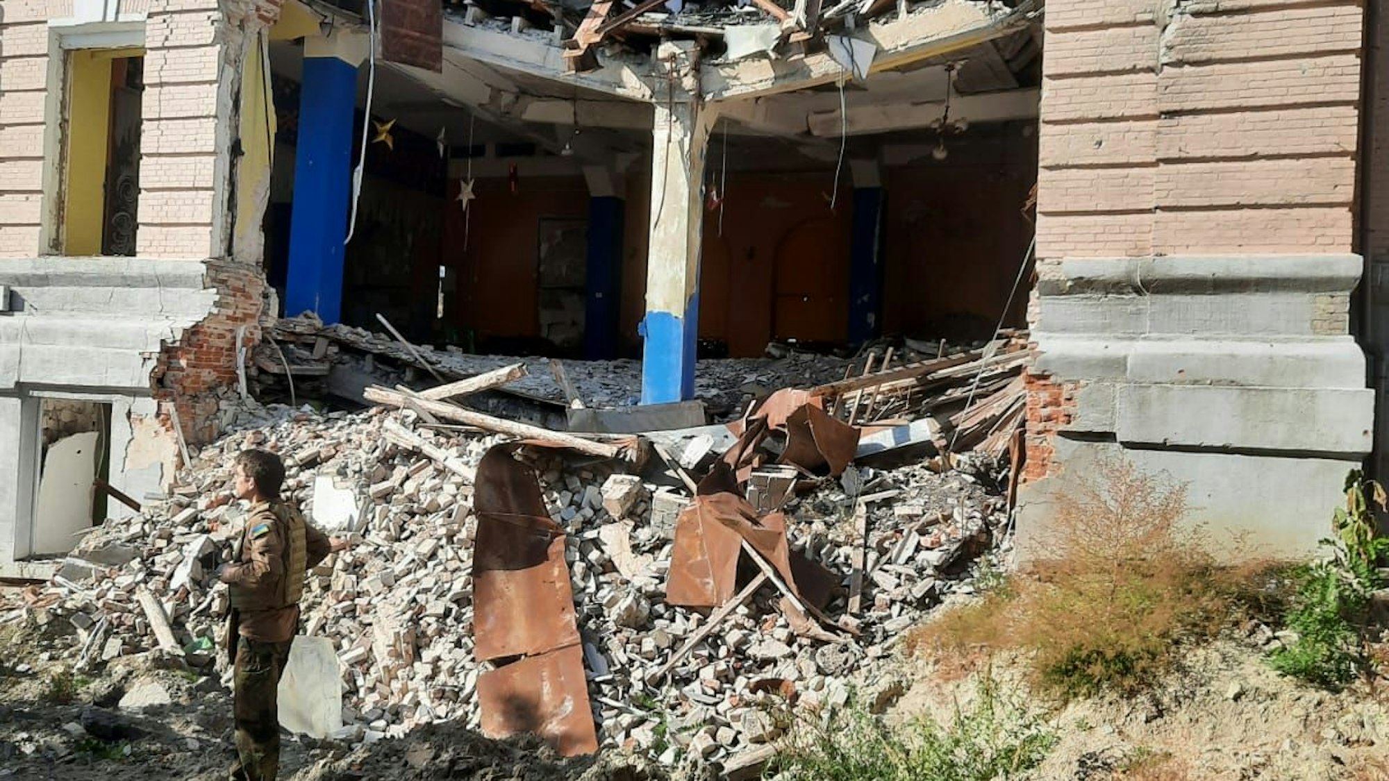 Rheinbach hilft bei Charkiv erlebt Raketenbeschuss und gibt Rheinbacher Feuerwehrauto ab