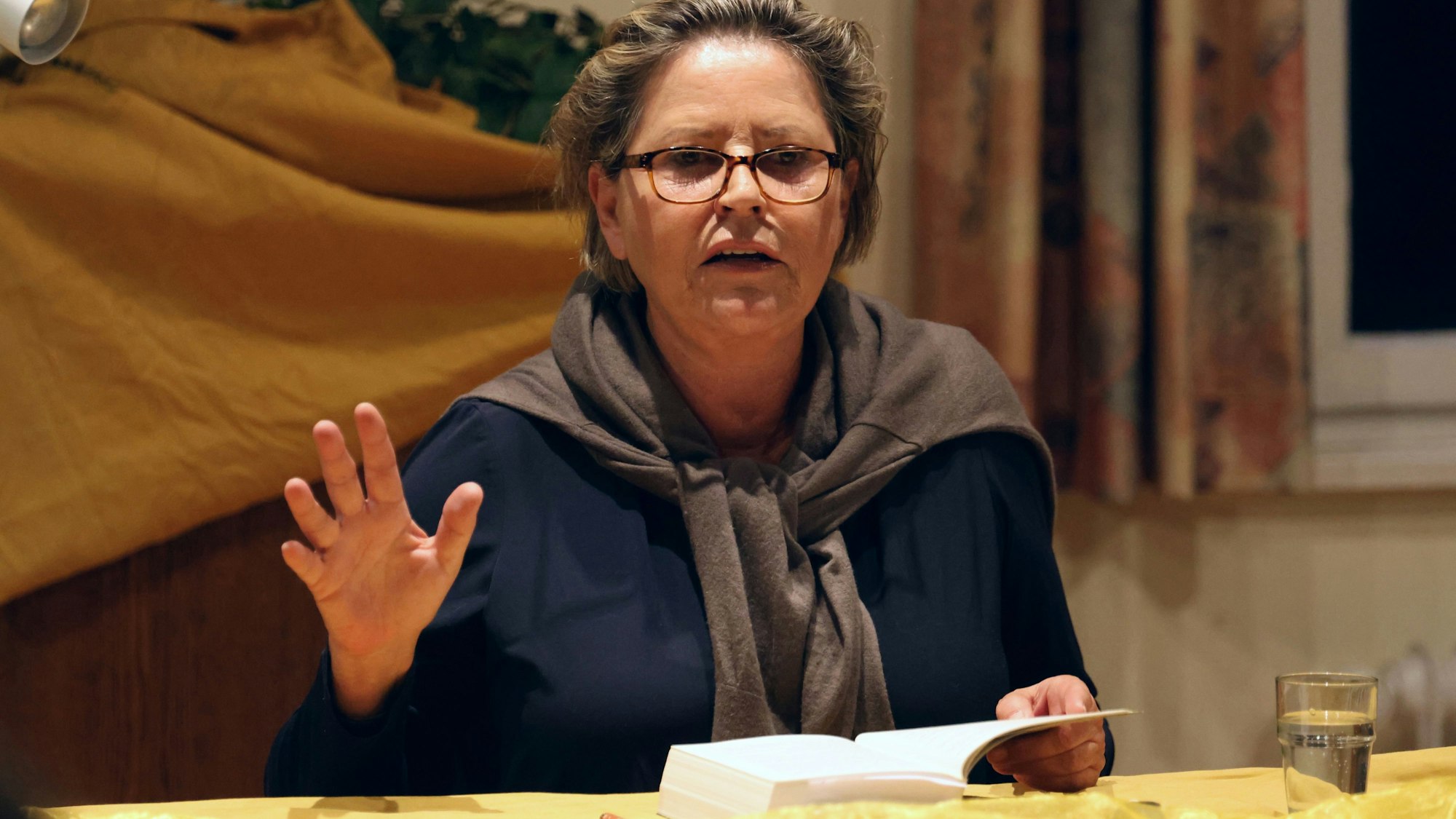 Krimi- und Drehbuchautorin Elisabeth Herrmann in Waldbröl.