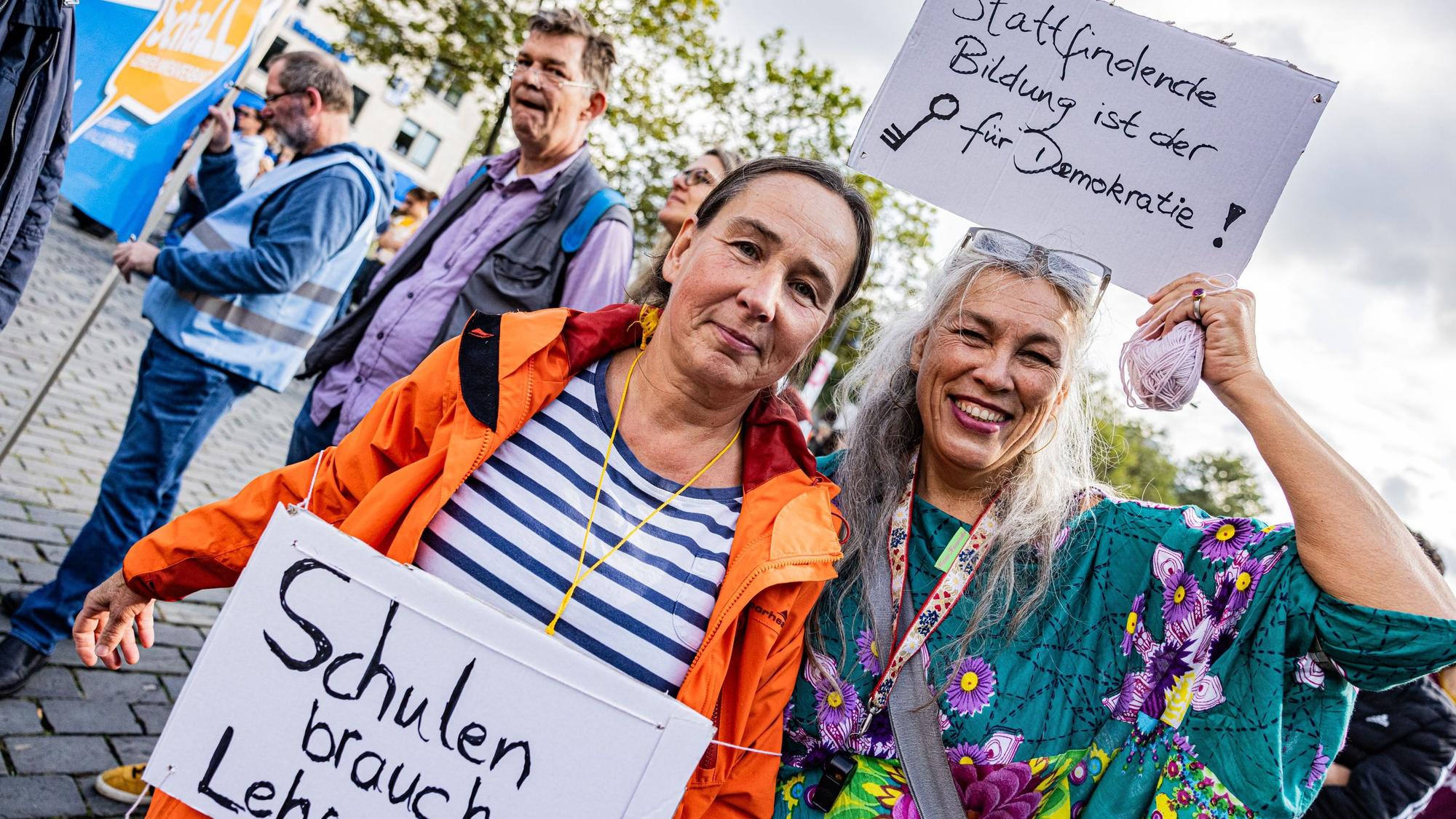 Alexandra Leitretter-Bürkle und Katja Ritter beklagen den fehlenden Respekt von Schülern.